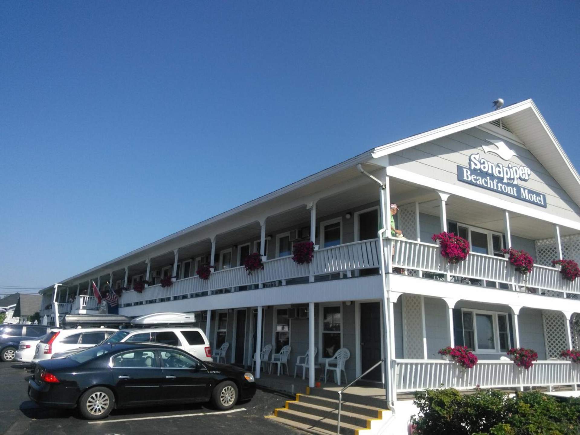 Sandpiper Beachfront Motel
