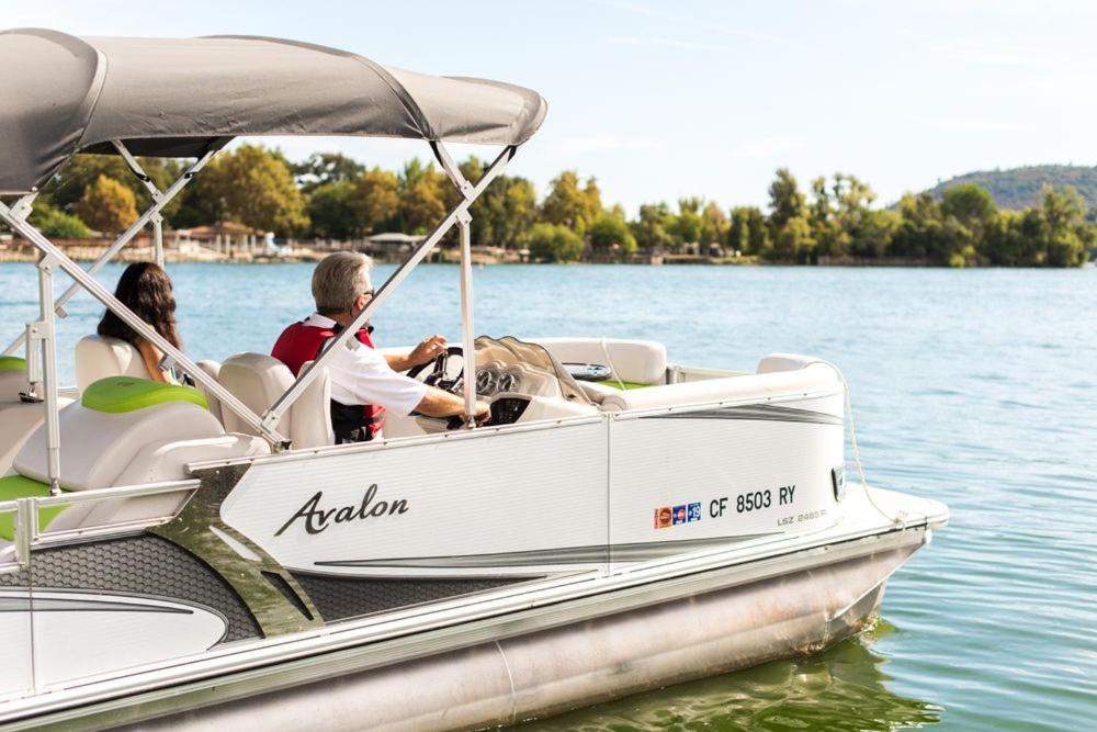 Clear Lake Cottages & Marina