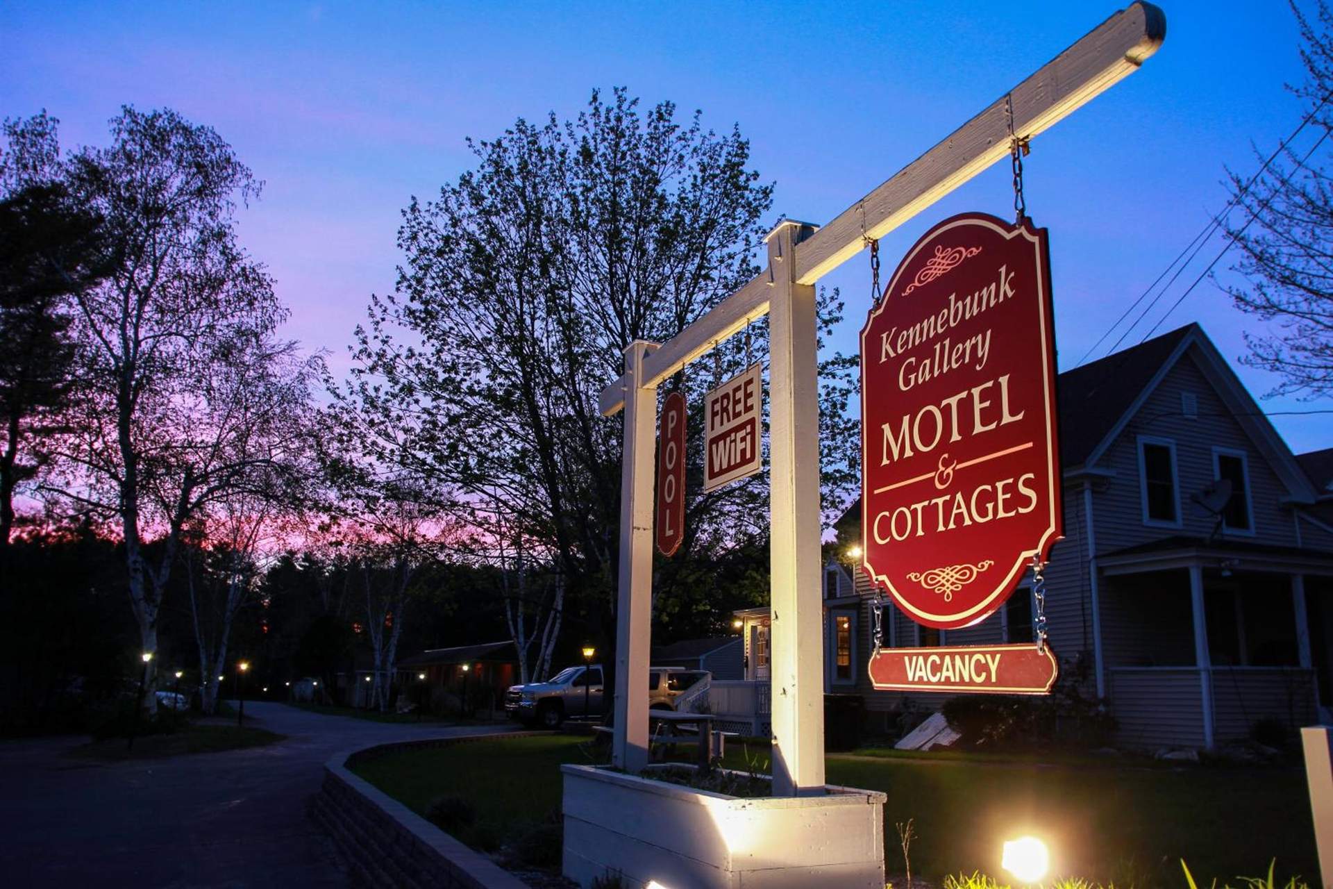 Kennebunk Gallery Motel and Cottages