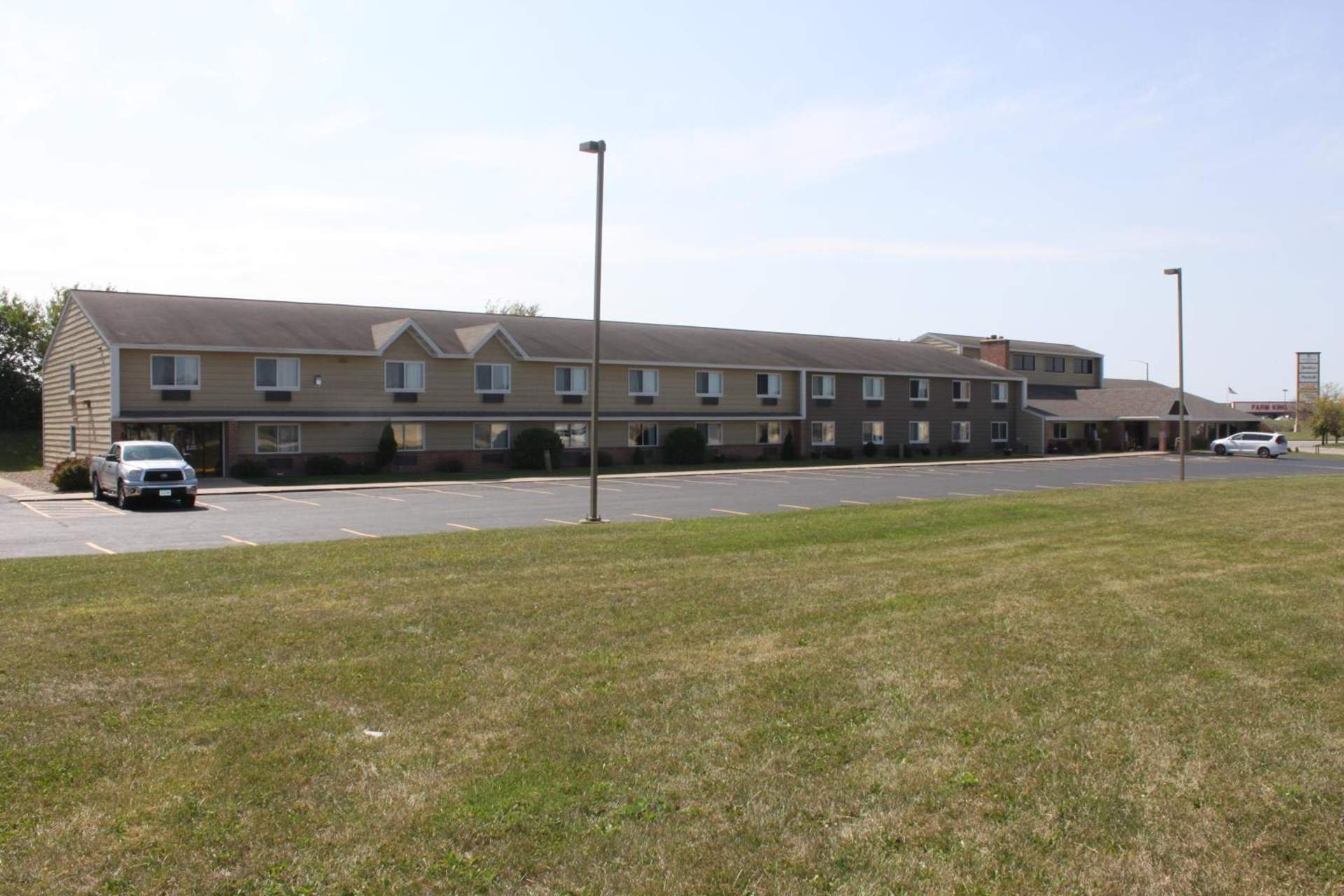 AmericInn by Wyndham West Burlington