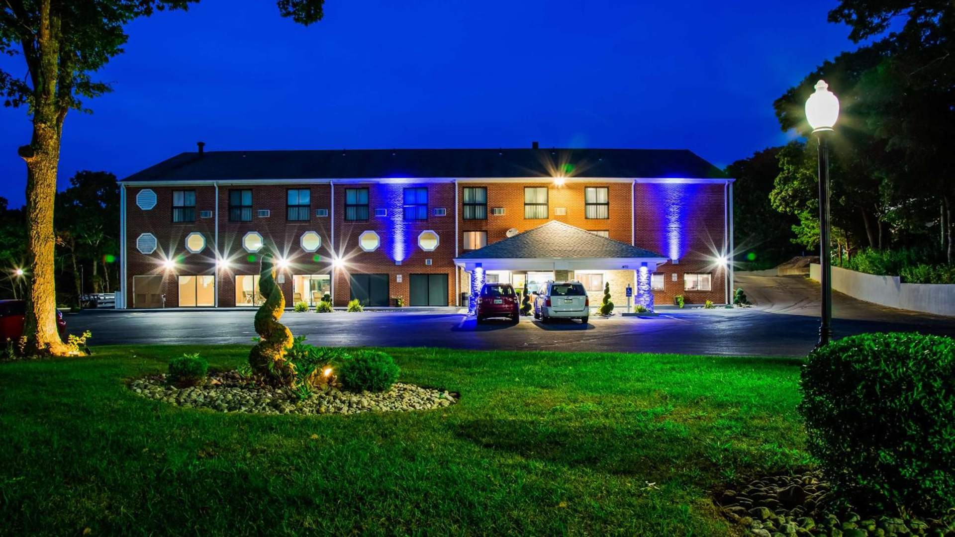 Cape Cod (Hyannis) by IHG