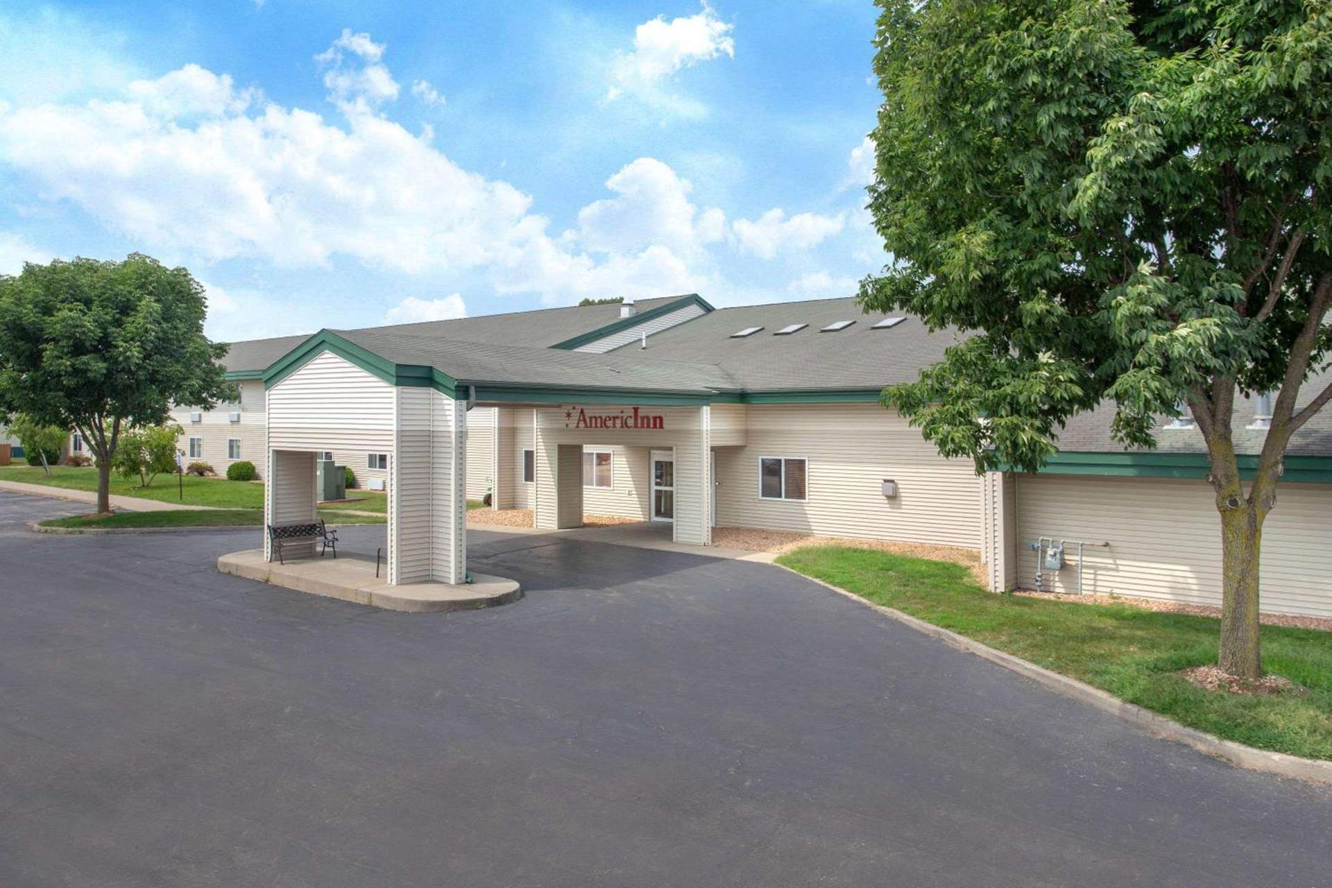 AmericInn by Wyndham Boscobel