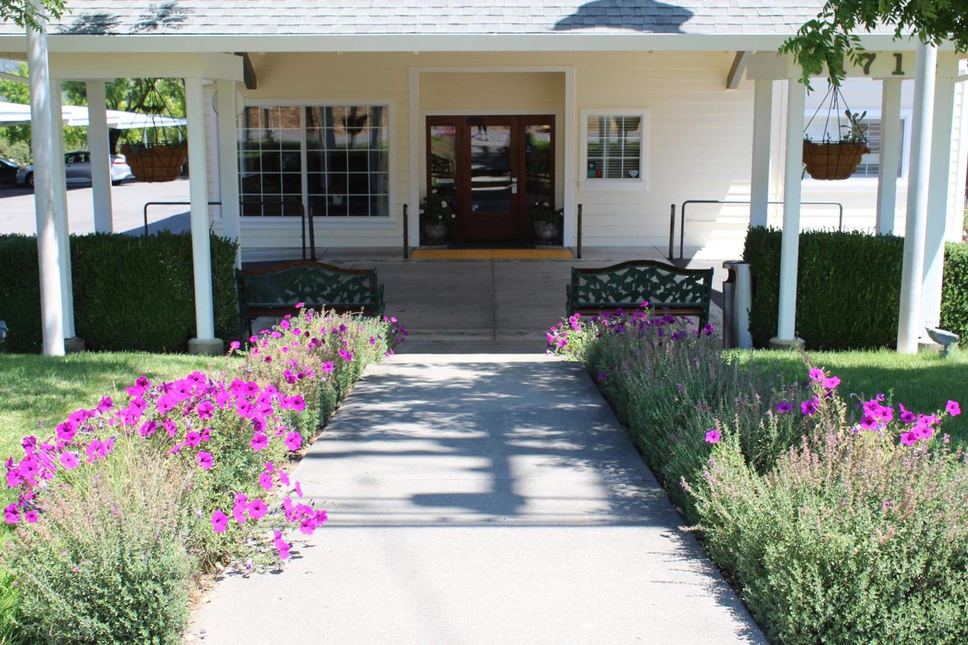 Geyserville Inn
