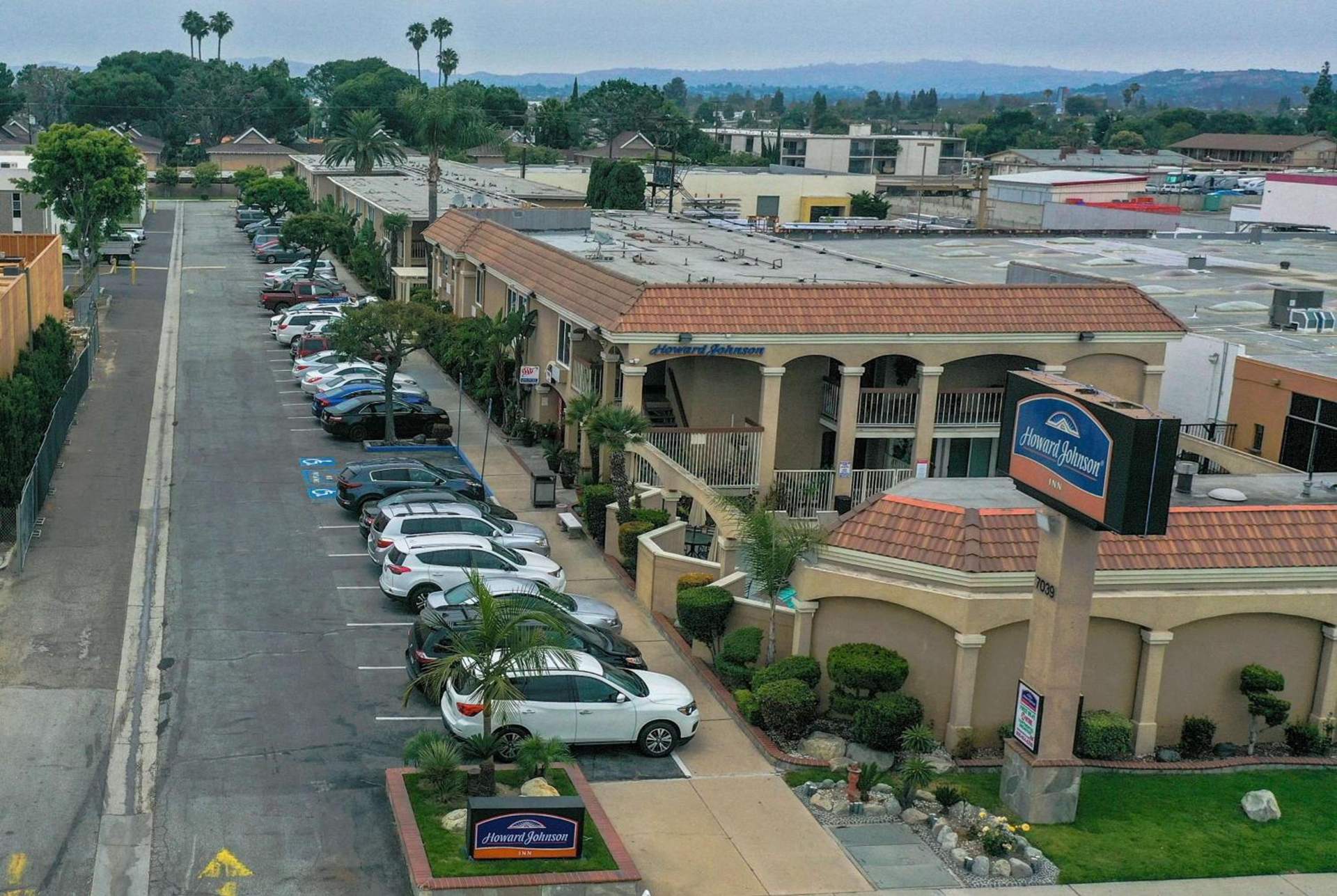 Howard Johnson by Wyndham Buena Park