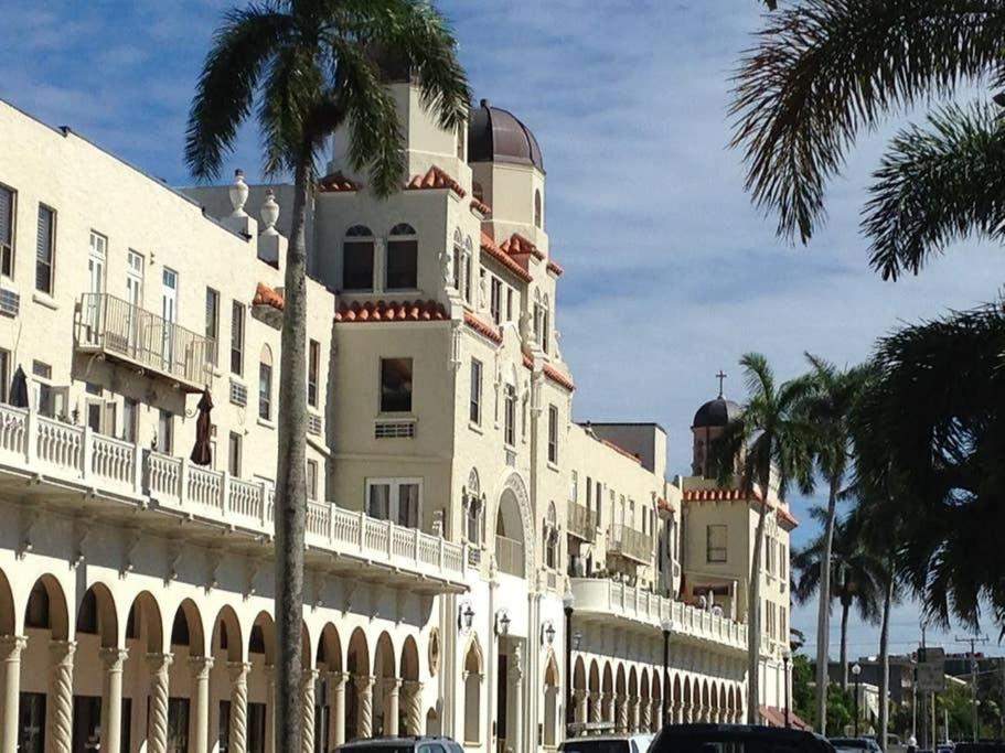 Hemingway Suites at Palm Beach Hotel Island