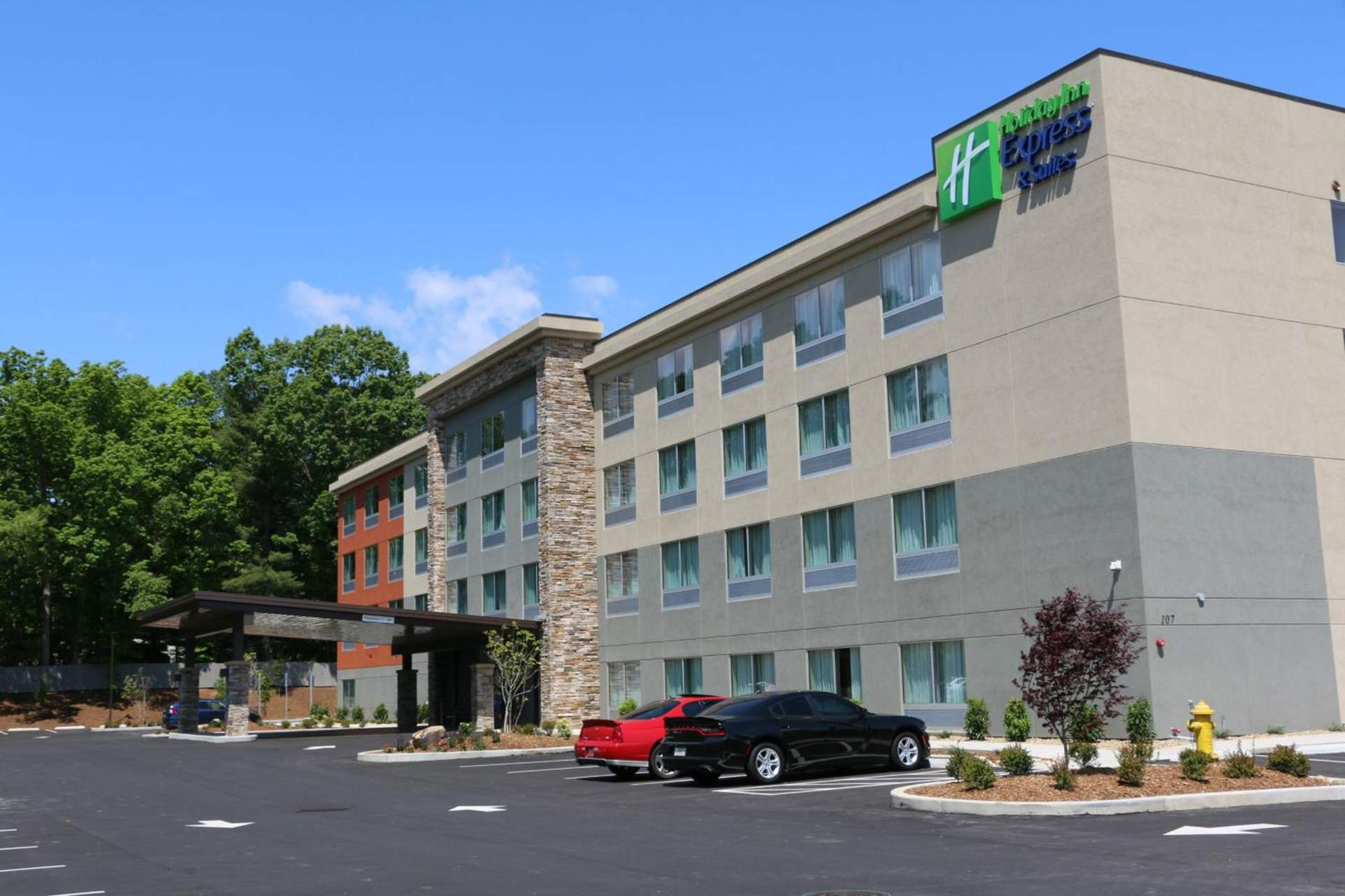Holiday Inn Express & Suites - Hendersonville SE - Flat Rock by IHG