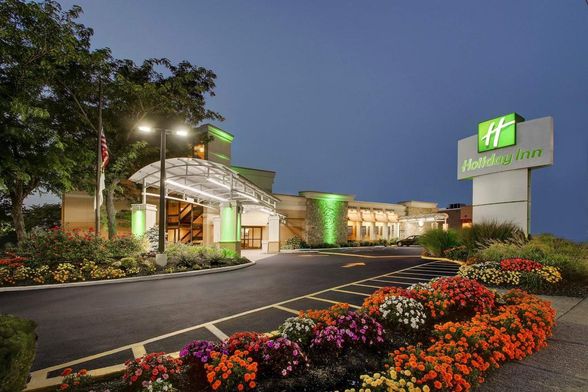 Holiday Inn Westbury-Long Island by IHG