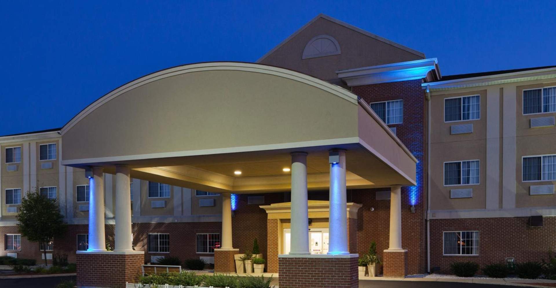 Holiday Inn Express Hotel & Suites Defiance by IHG