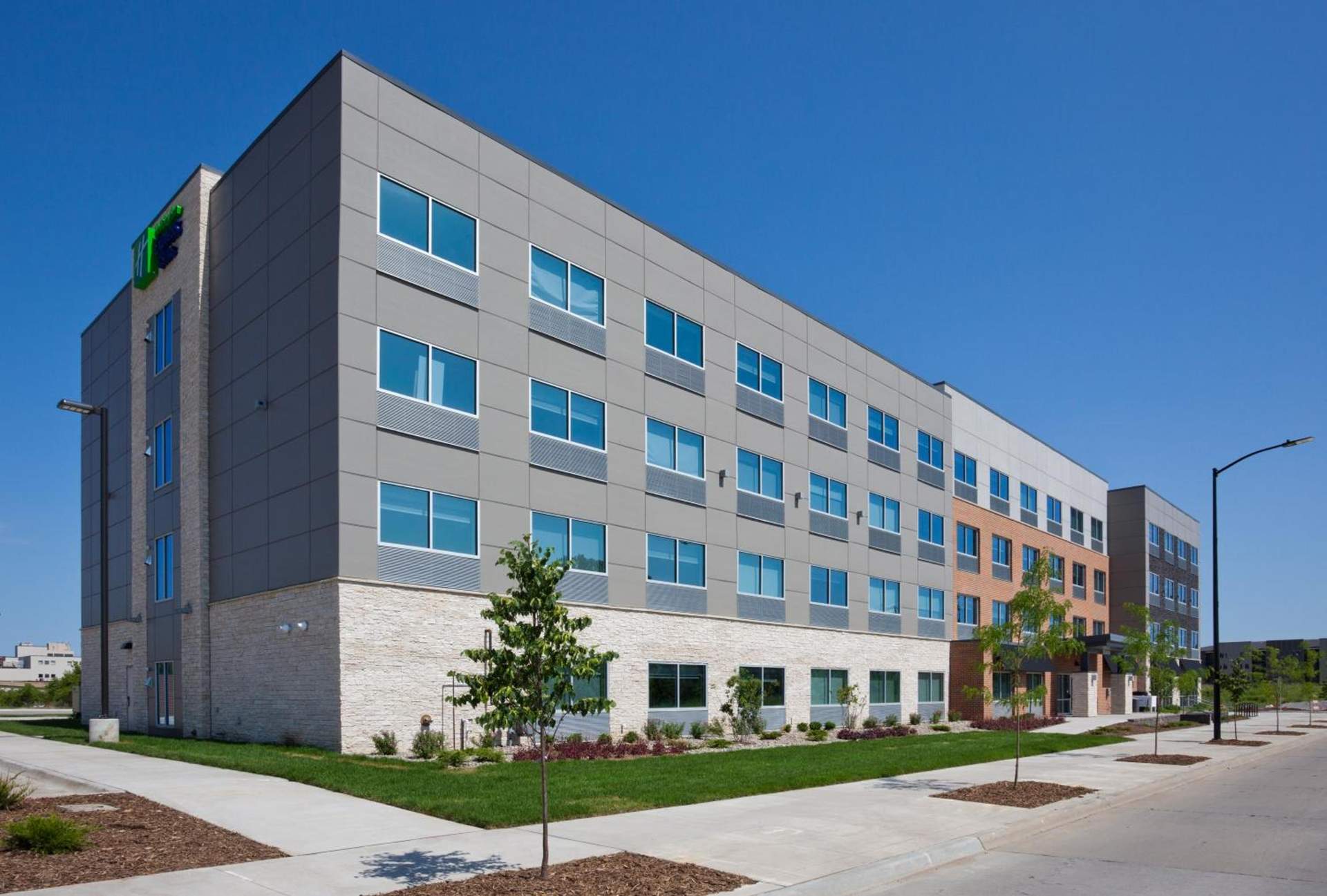 Holiday Inn Express and Suites Des Moines Downtown by IHG