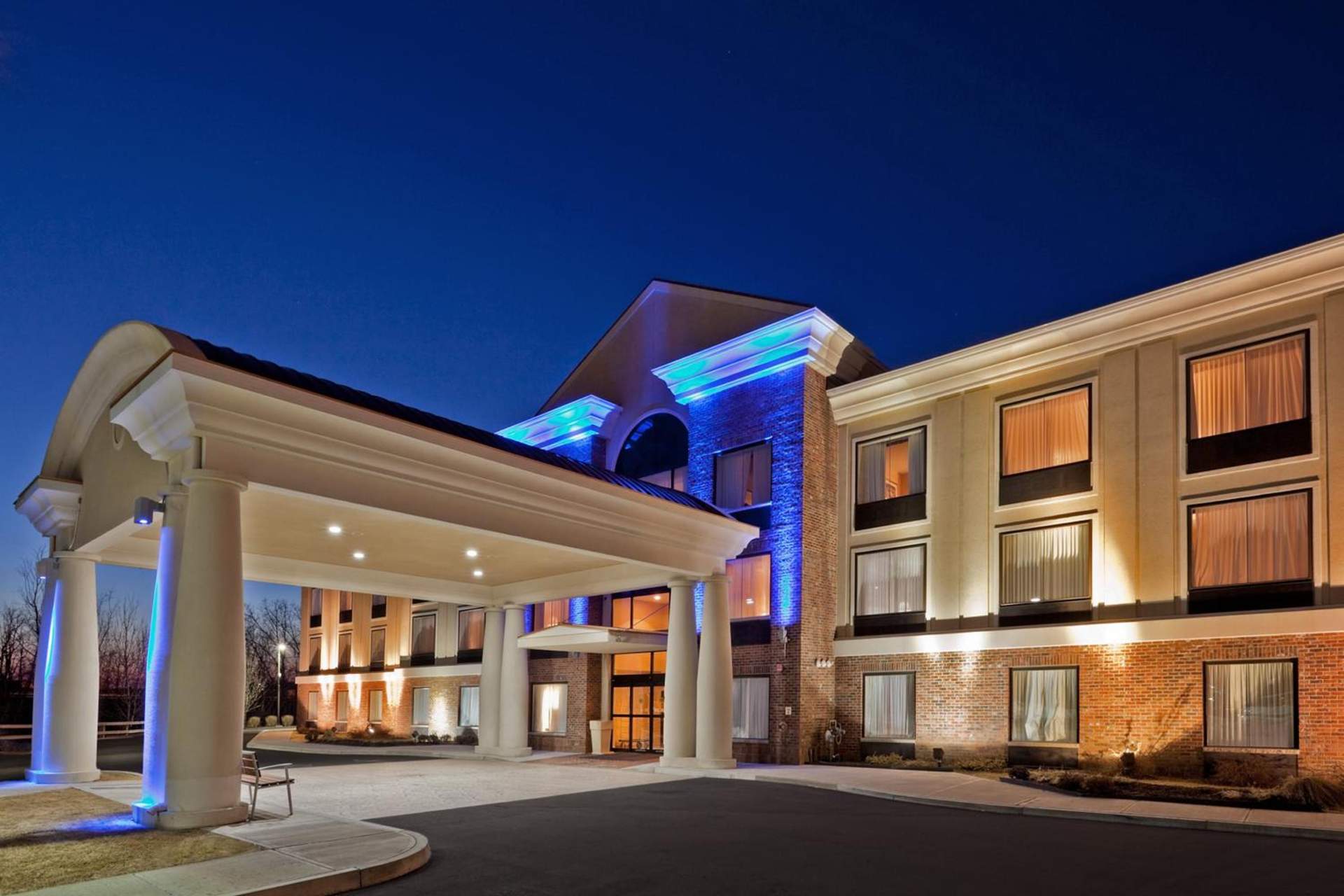 Holiday Inn Express Hotel & Suites Clifton Park by IHG