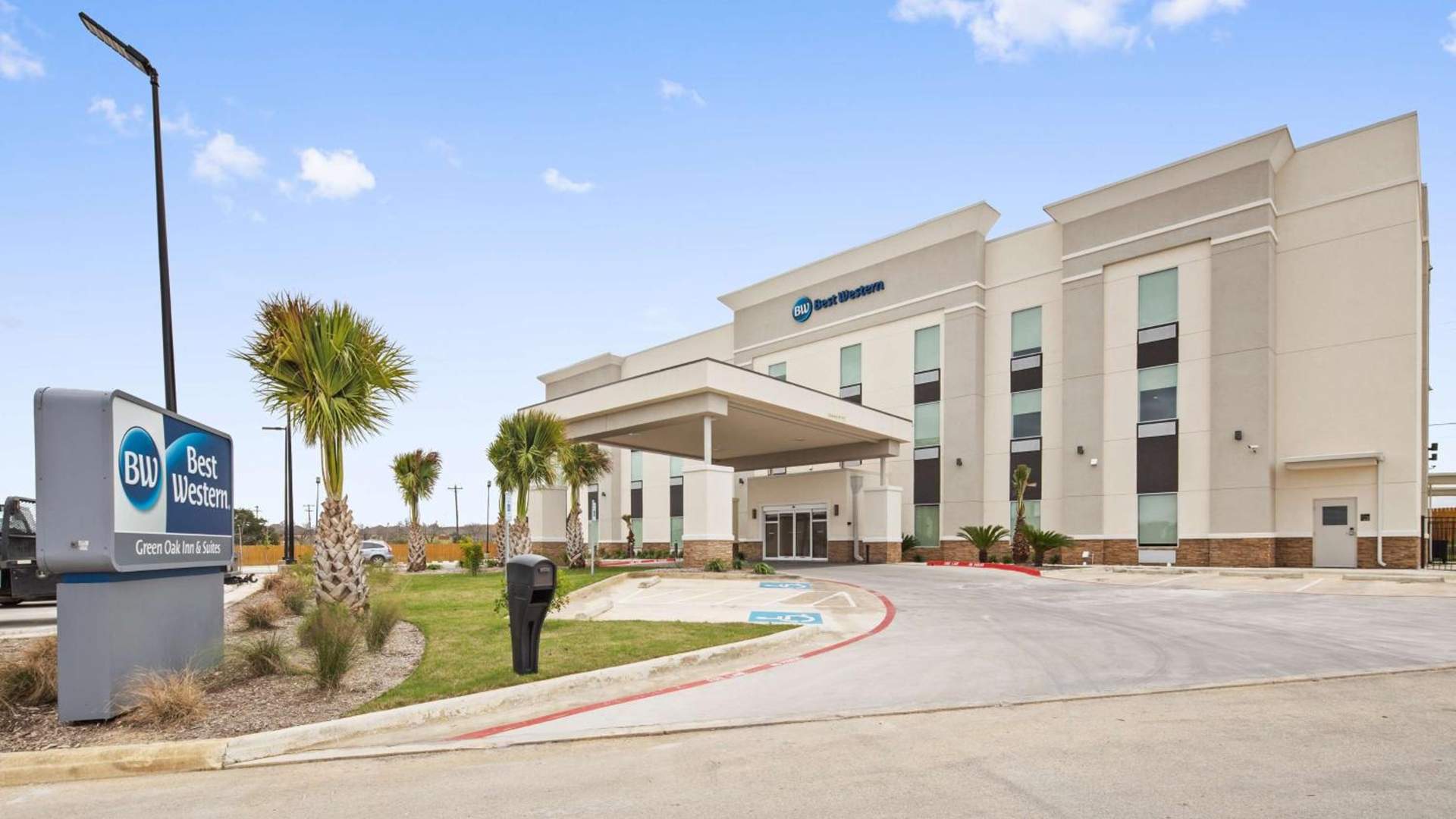 Best Western Green Oak Inn & Suites