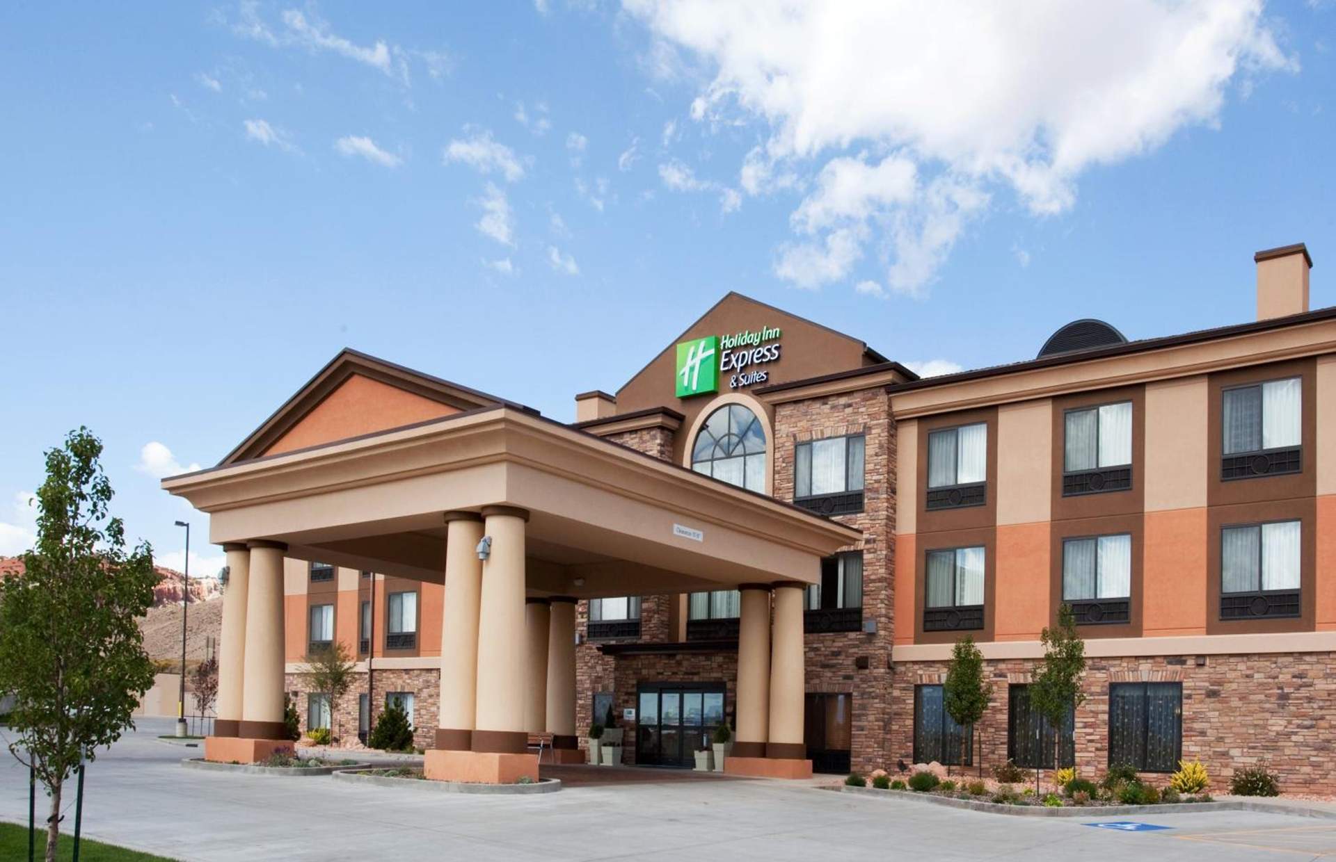 Holiday Inn Express & Suites Richfield by IHG