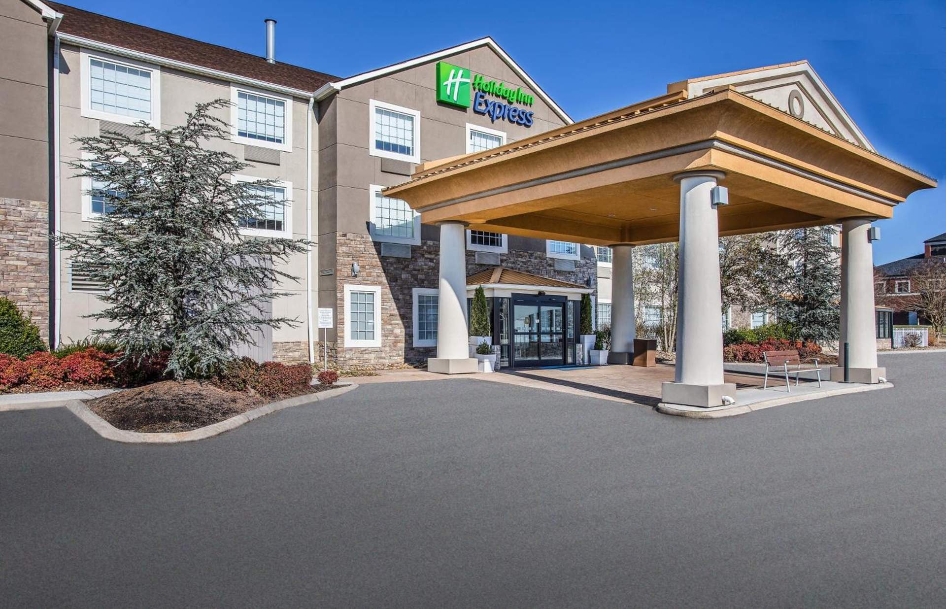 Holiday Inn Express & Suites Alcoa Knoxville Airport by IHG
