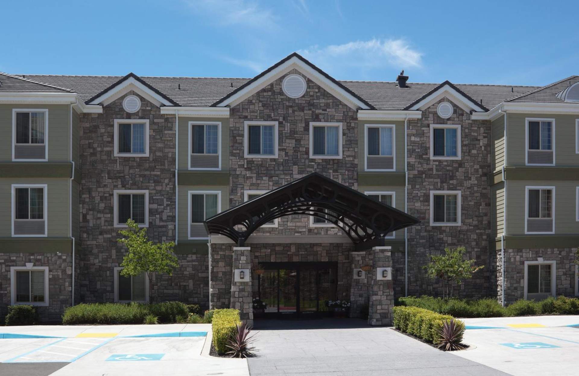 Staybridge Suites Fairfield Napa Valley Area by IHG