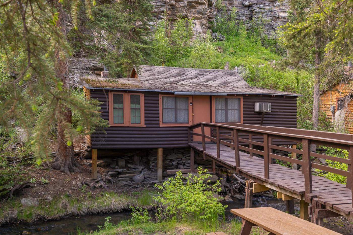 Harney Camp Cabins