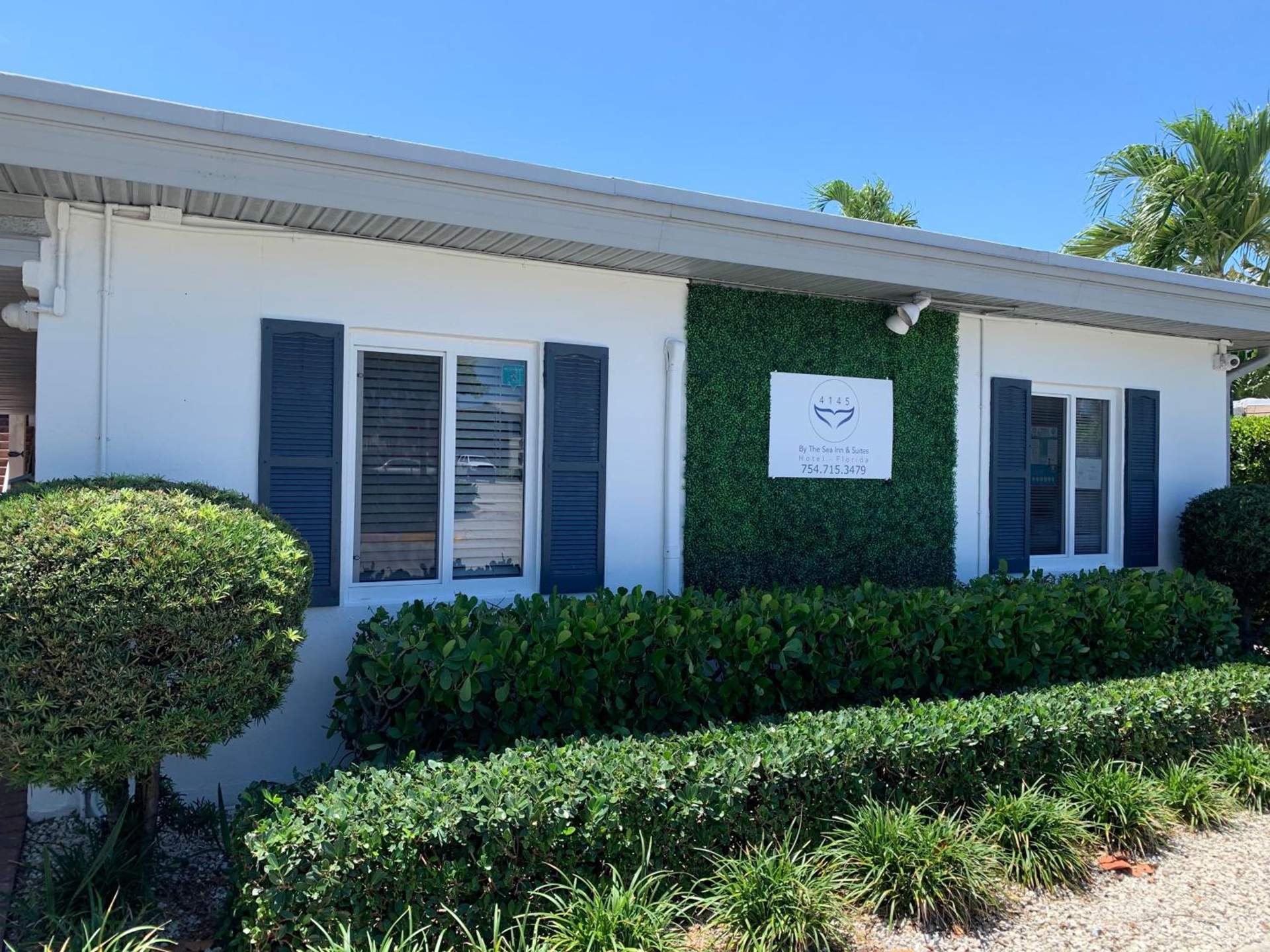 4145 By The Sea Inn & Suites