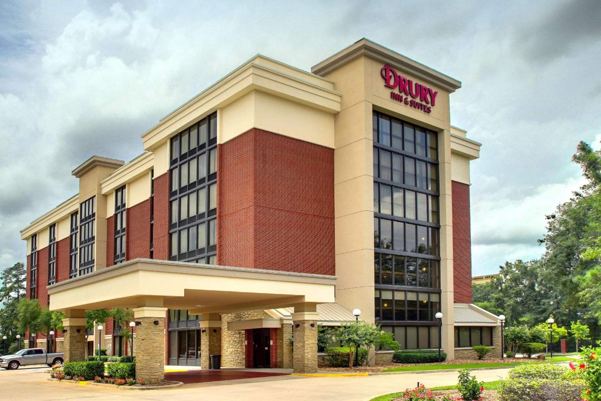 Heritage Inn & Suites The Woodlands, Trademark by Wyndham