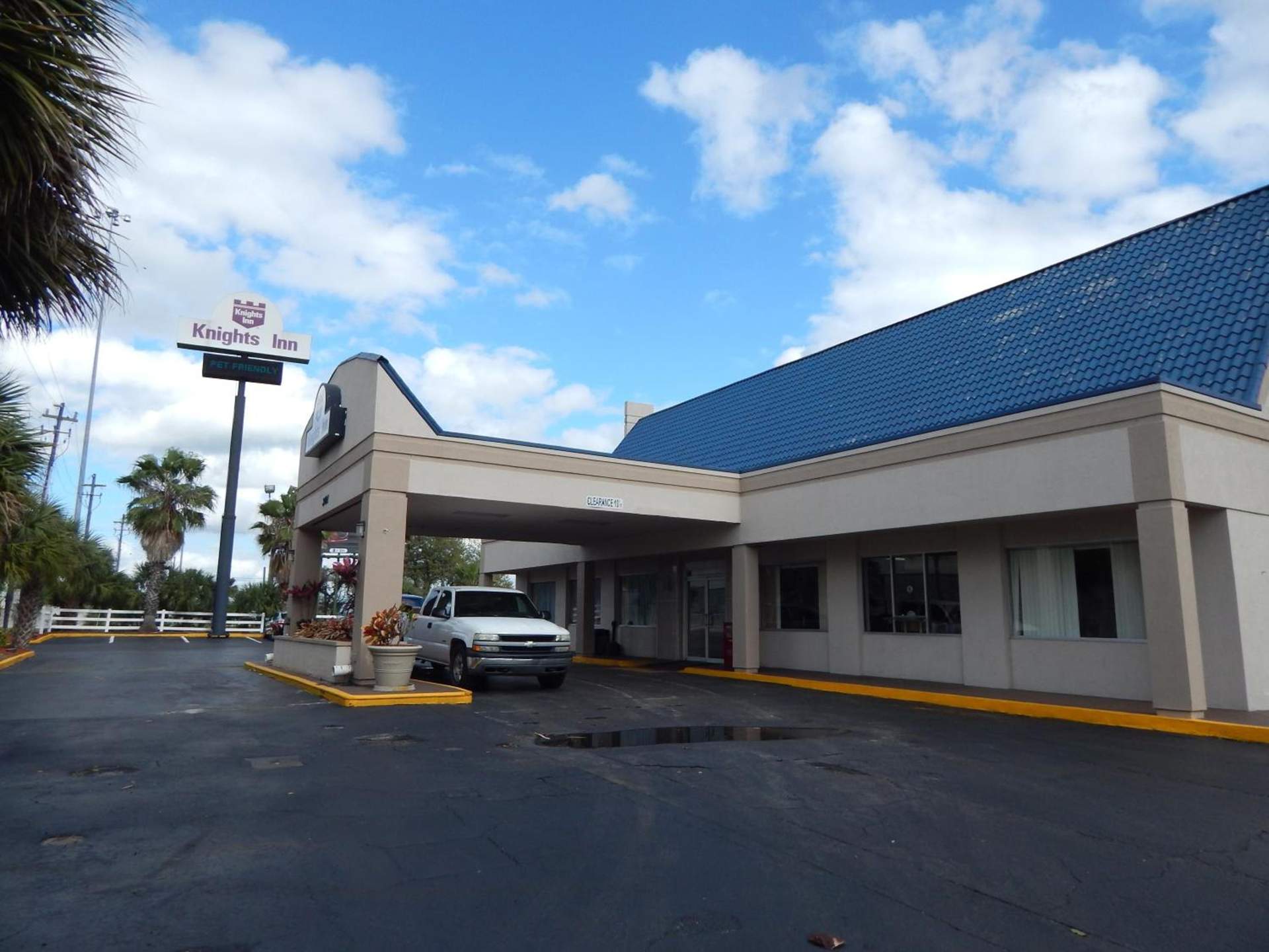 Knights Inn - Plant City