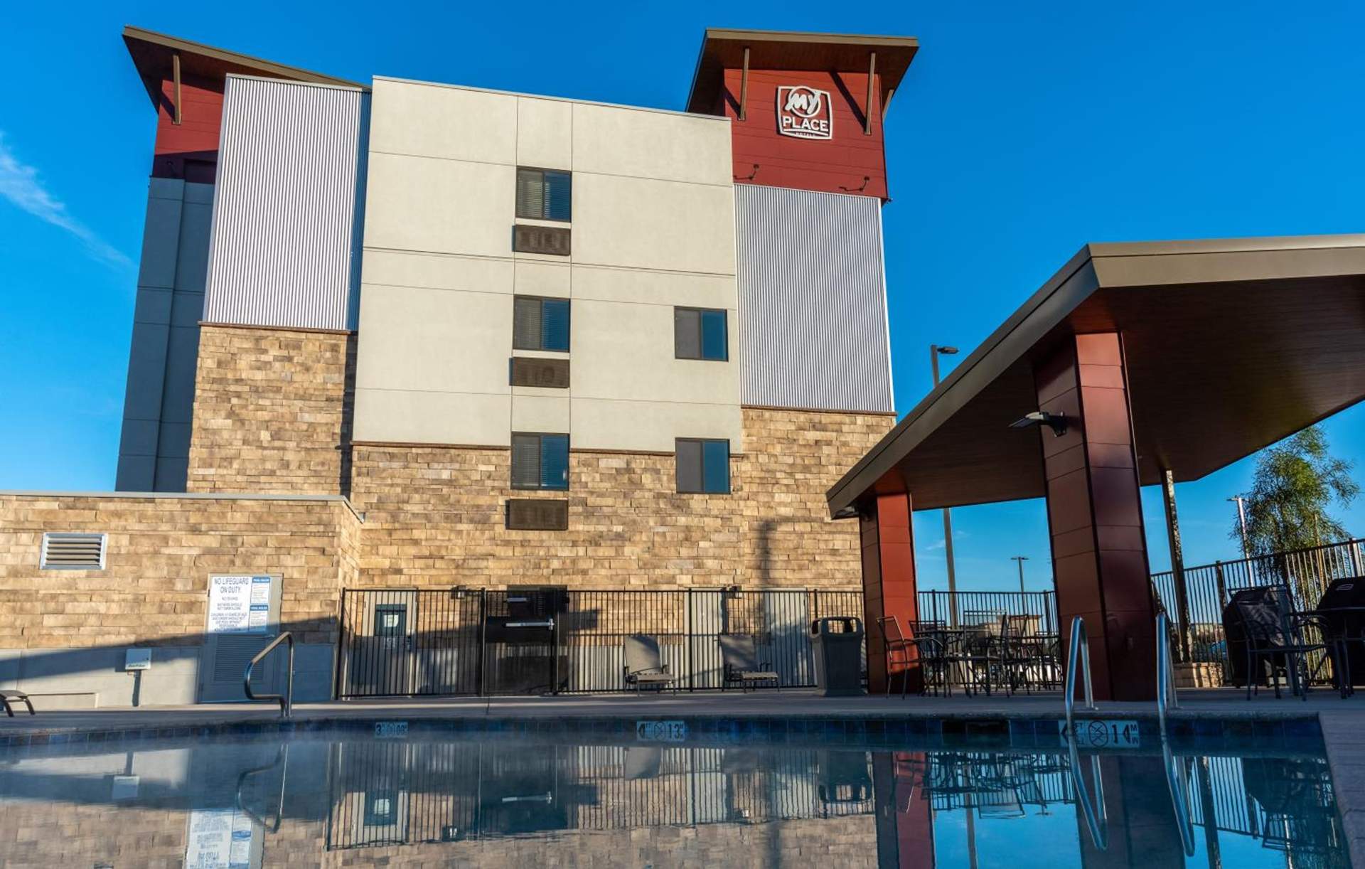 Sonesta Simply Suites Avondale