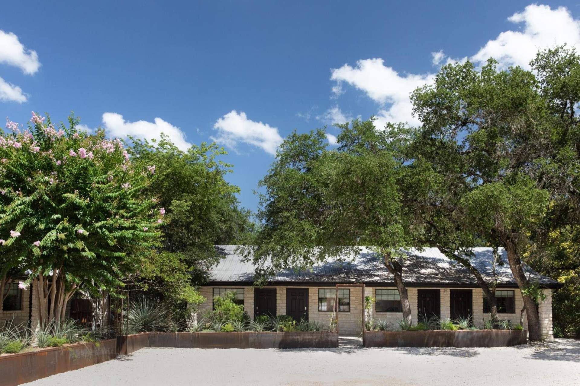 Wimberley Inn & bar