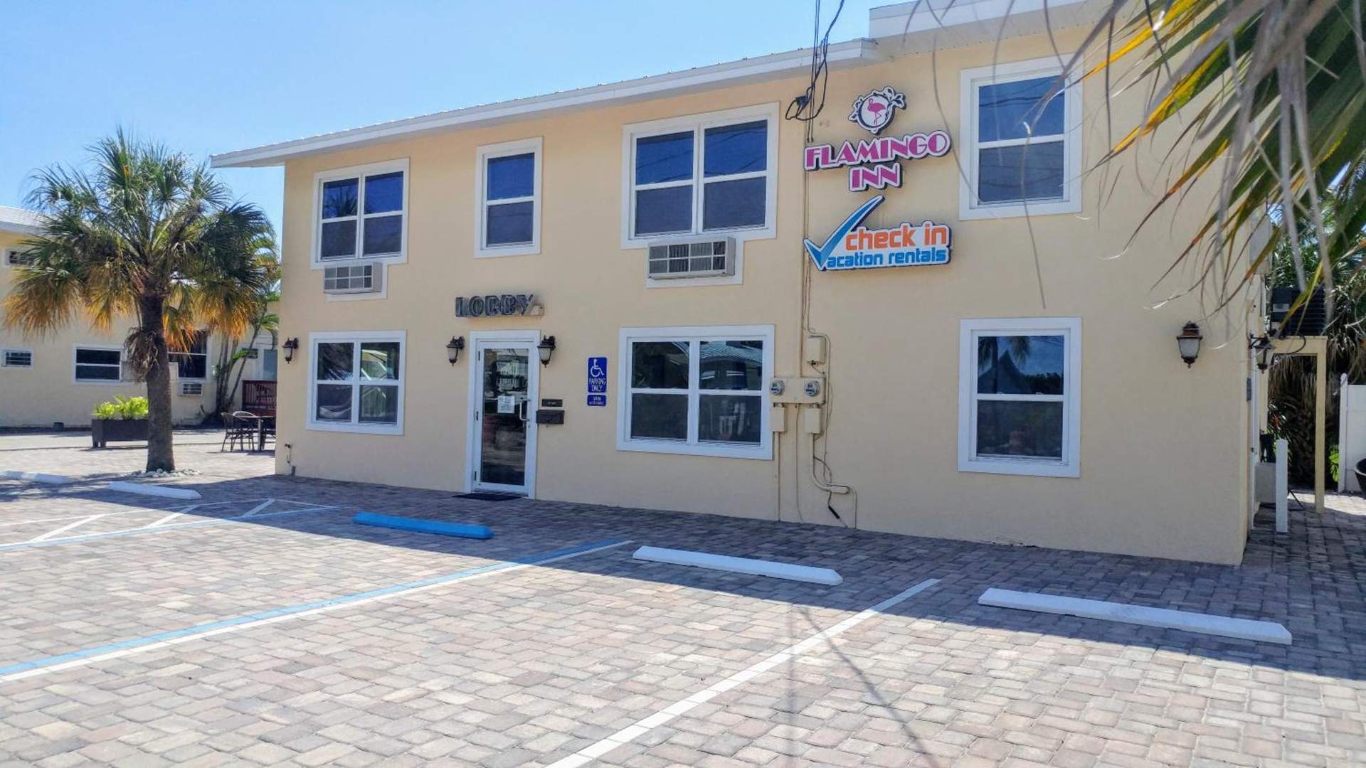 Flamingo Inn