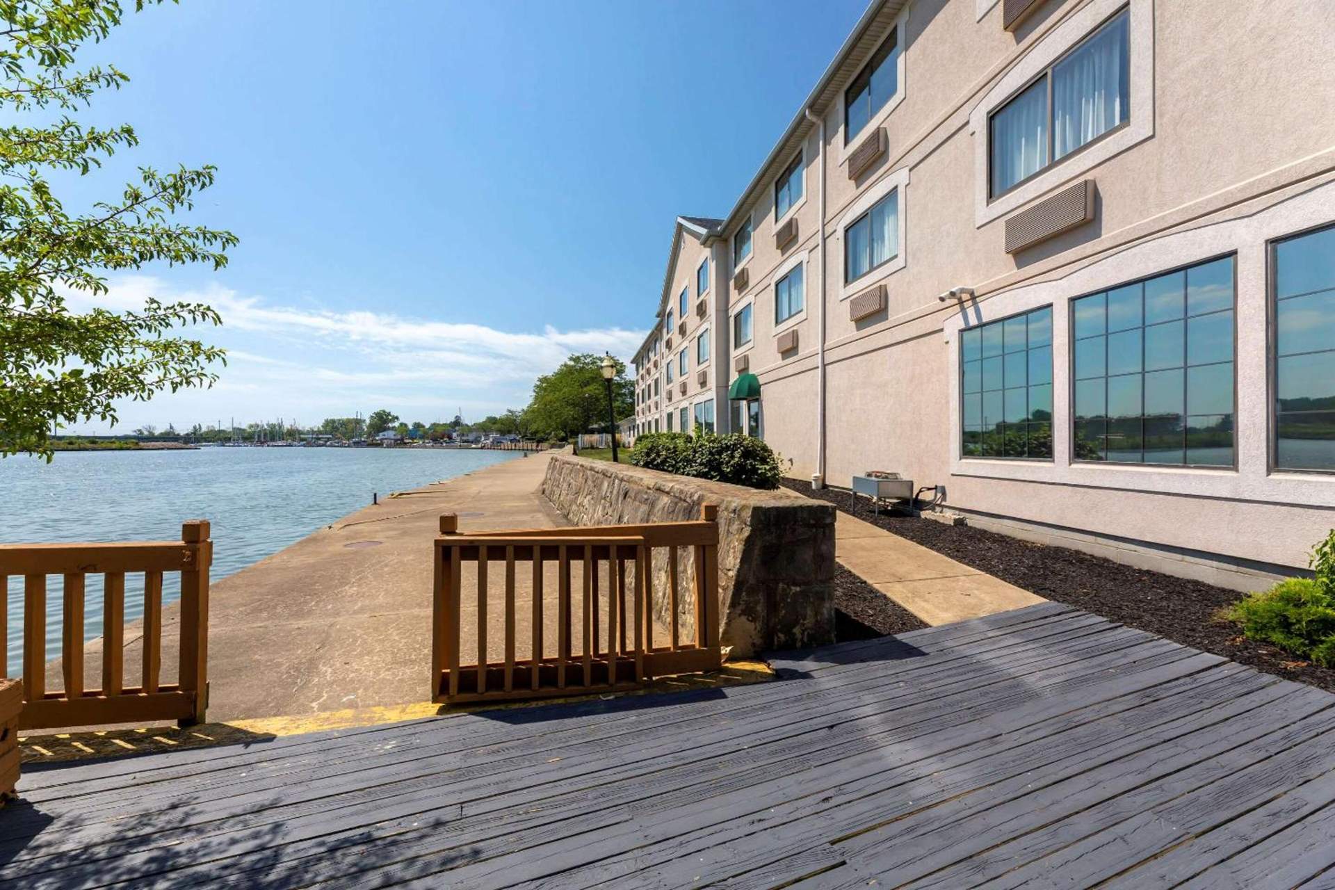 Comfort Inn River's Edge