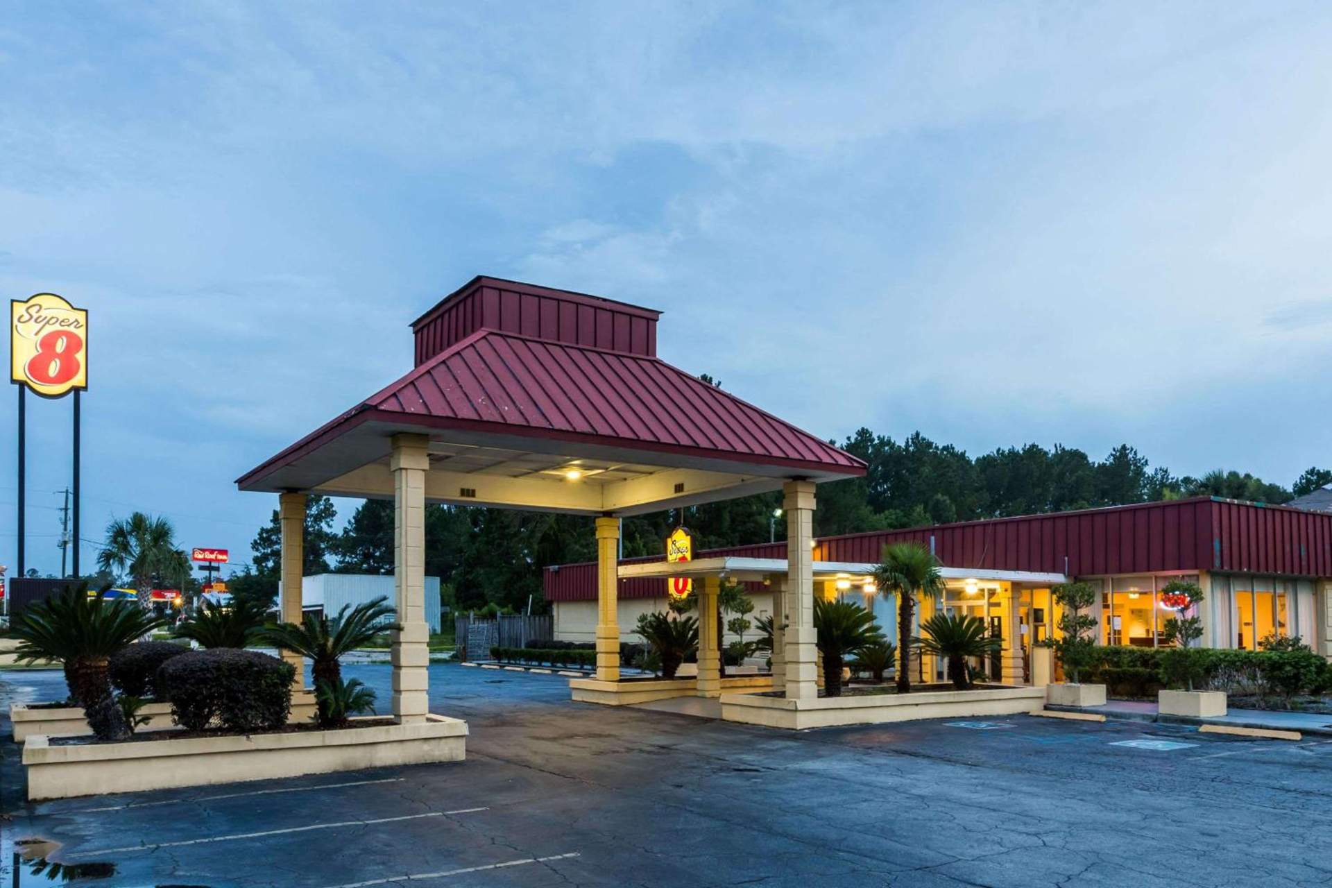 Super 8 by Wyndham Hardeeville - Savannah North