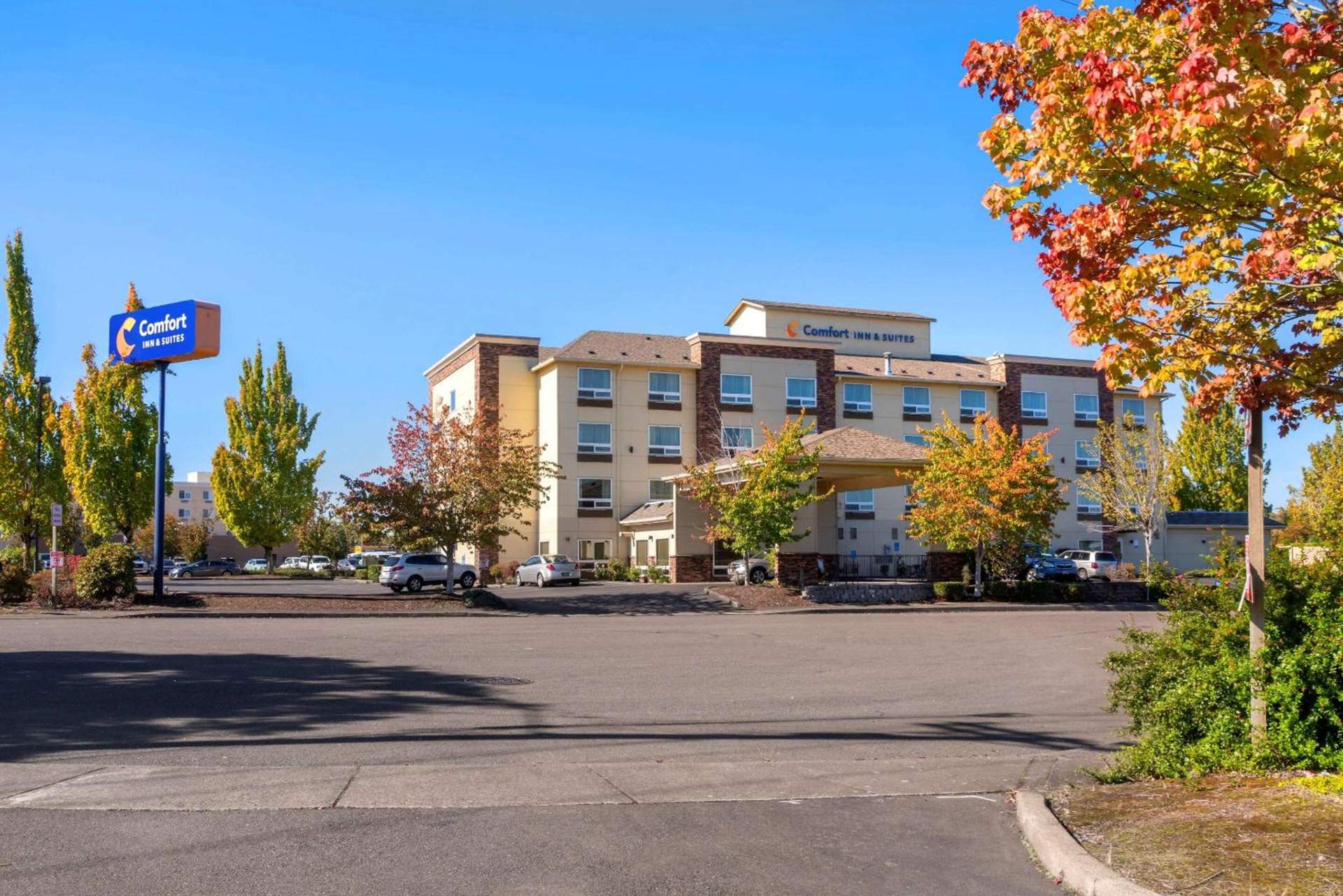 Comfort Inn & Suites Salem Northeast