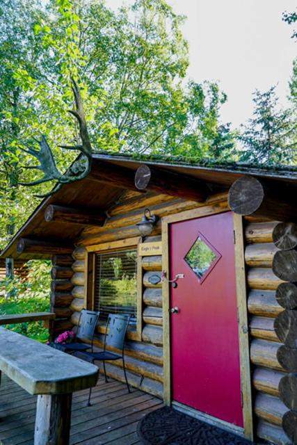 Hope Alaska's Bear Creek Lodge