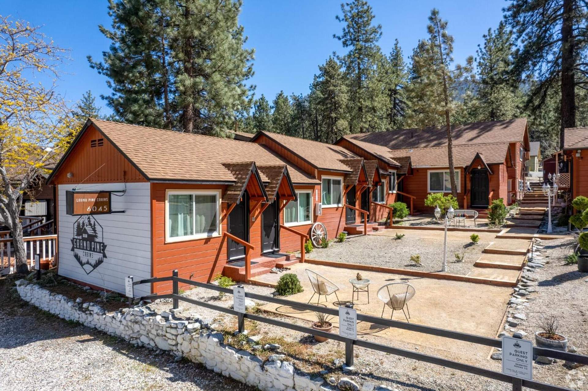 Grand Pine Cabins