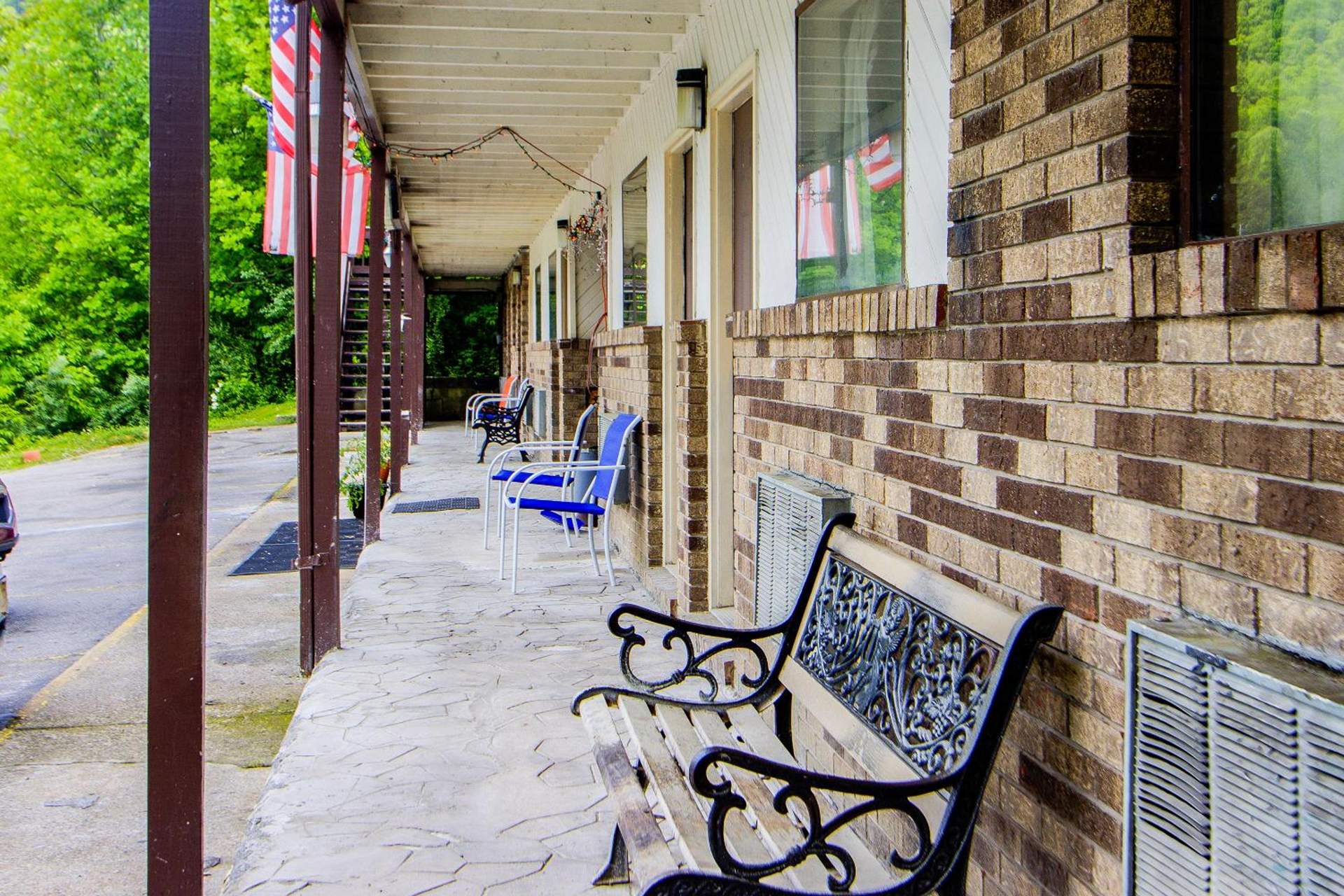 OYO Hotel Chapmanville Inn, WV - Hwy 119