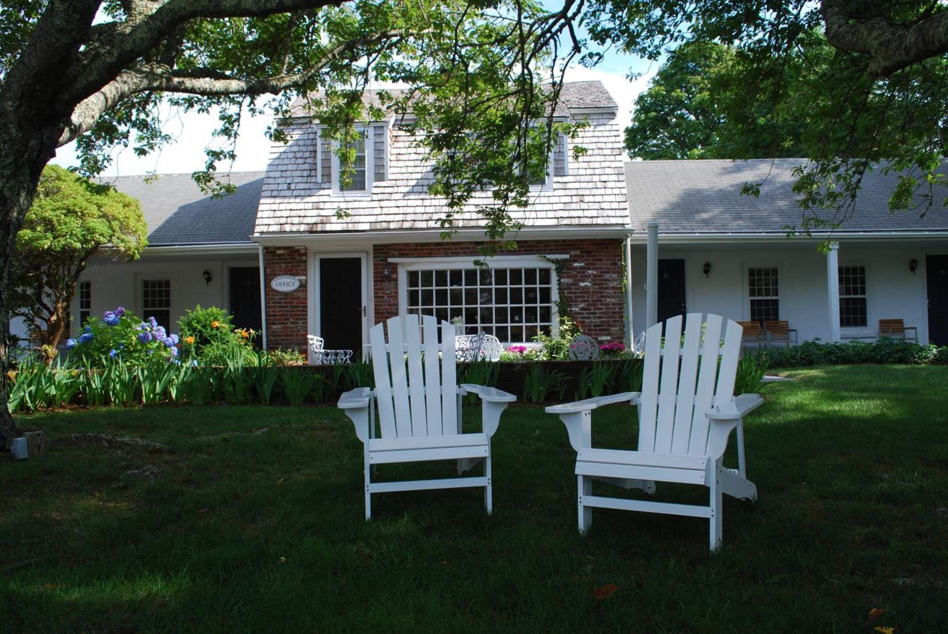 Chatham Seafarer Inn