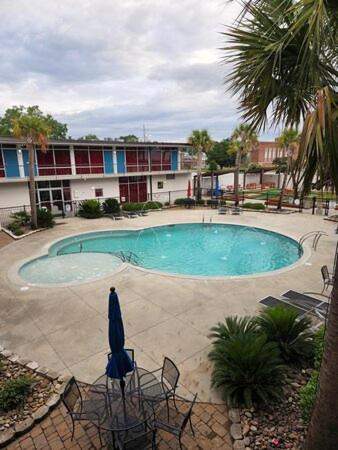 Mother Earth Motor Lodge