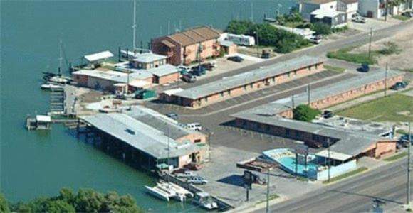 White Sands Inn, Marina, Bar & Grill