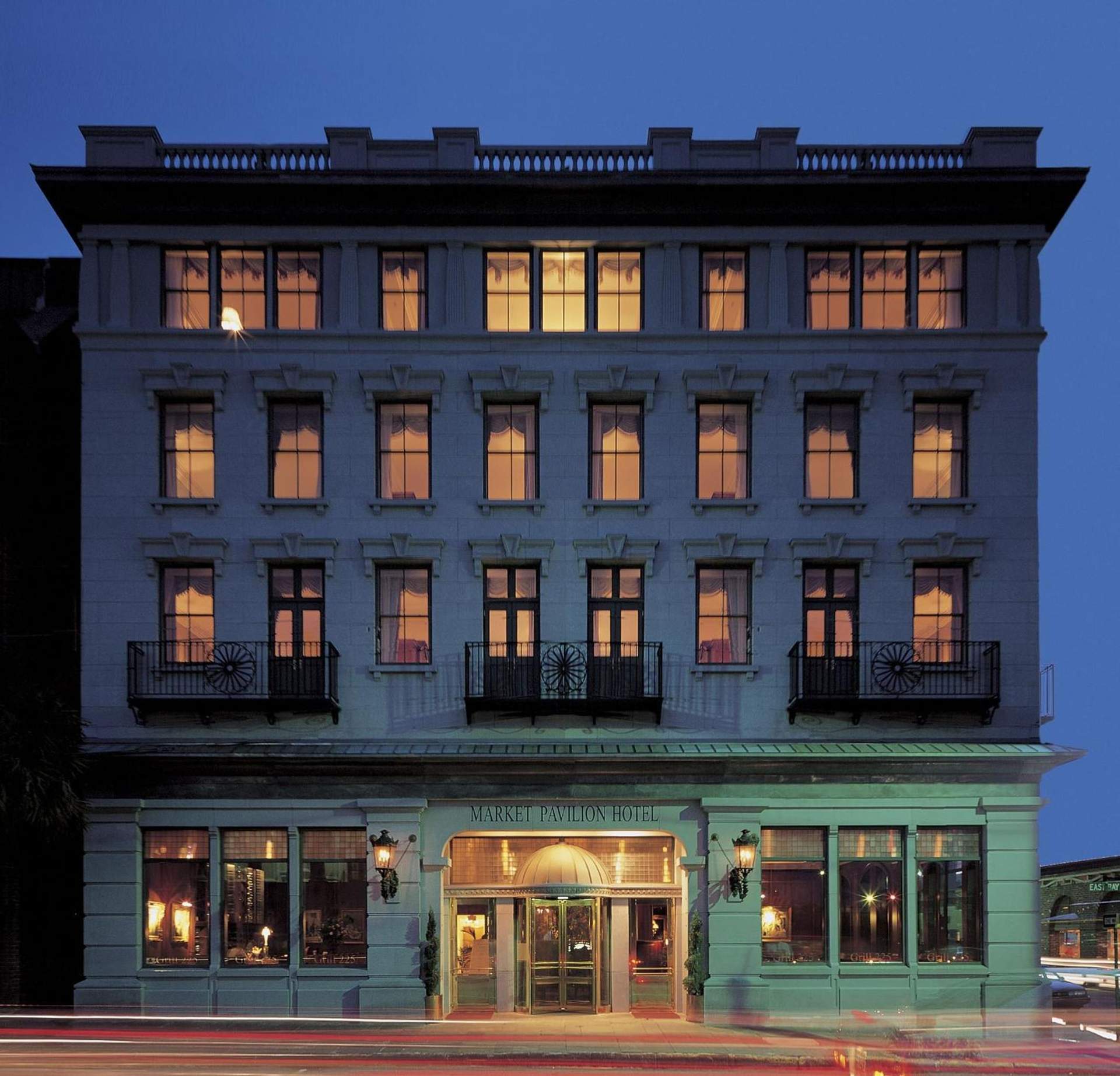 Market Pavilion Hotel