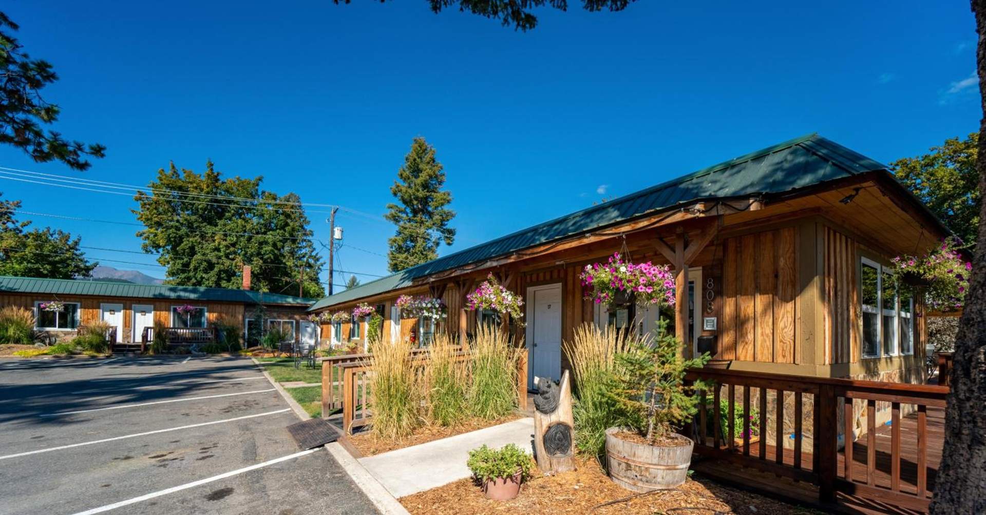 Evergreen Motel