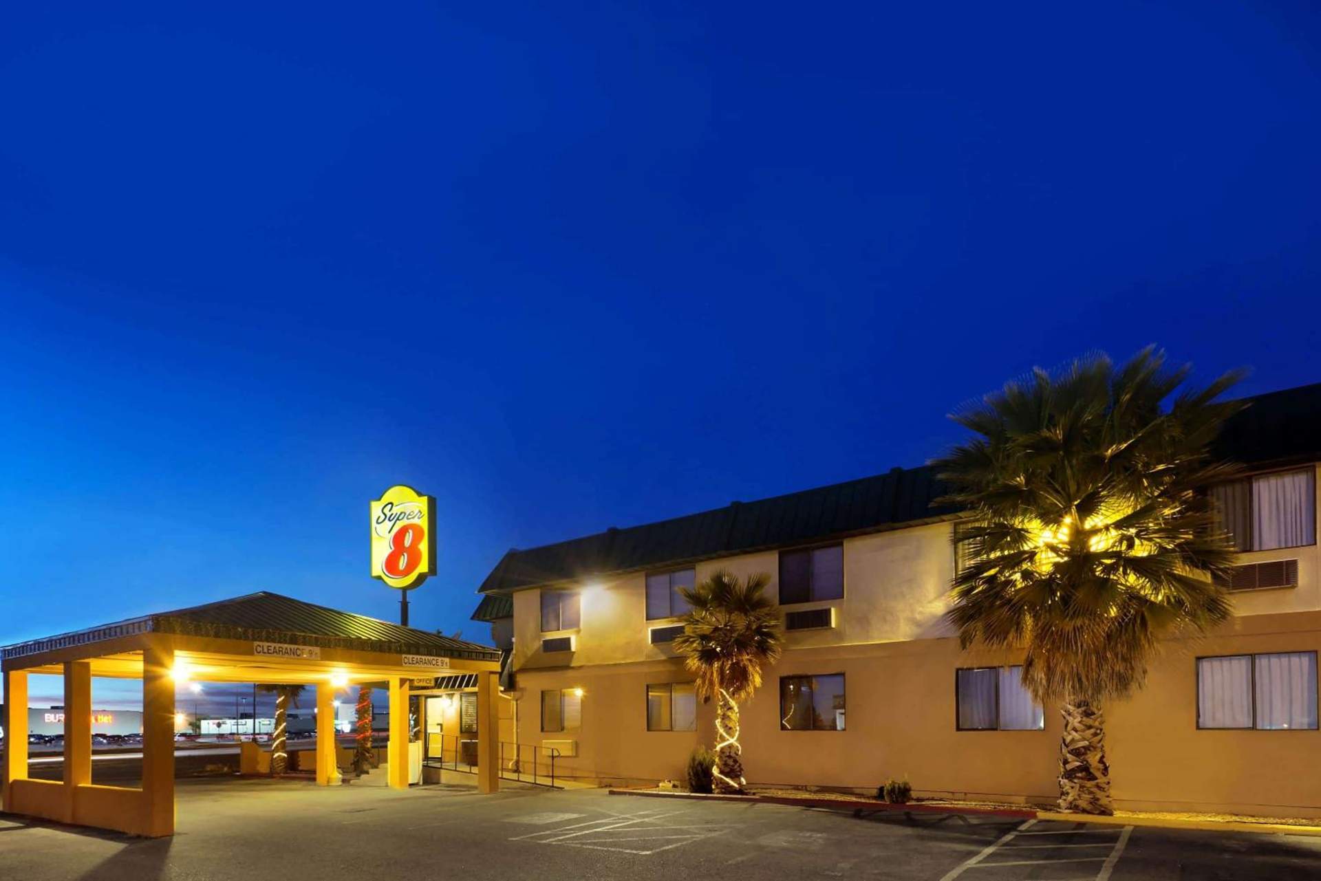 Super 8 by Wyndham Alamogordo - White Sands