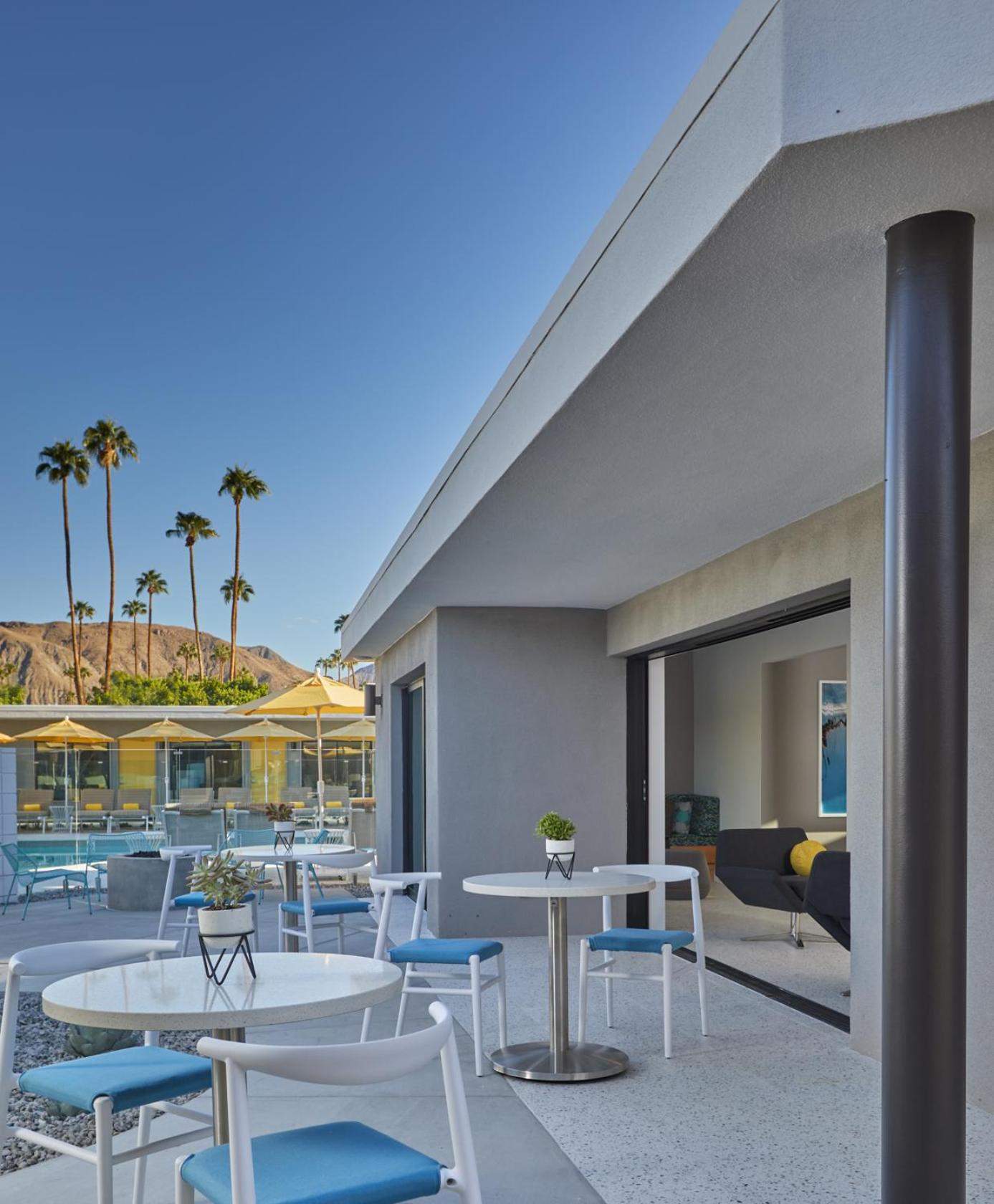 Twin Palms Resort - A Gay Men's Resort