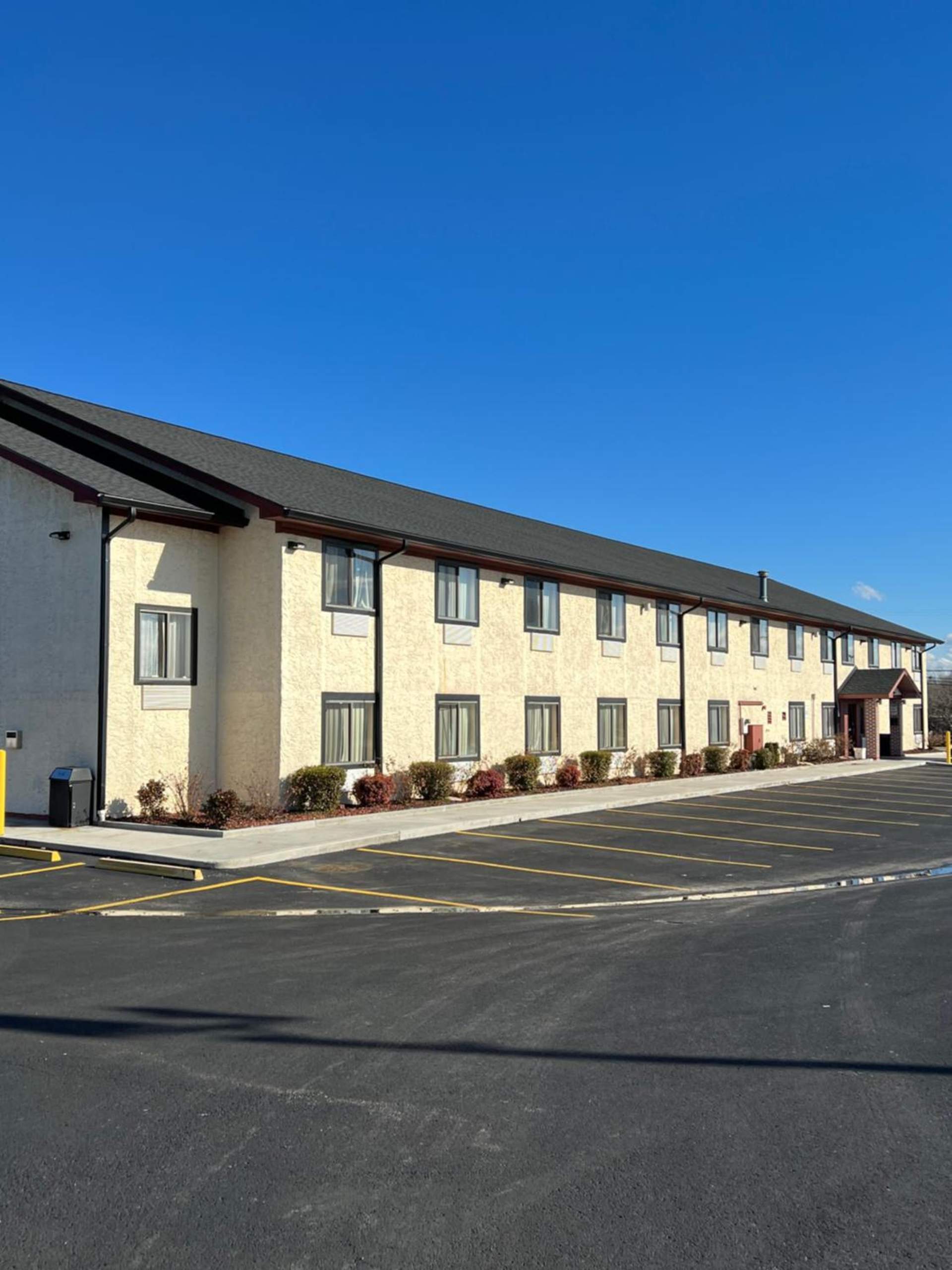 Super 8 by Wyndham Campbellsville KY