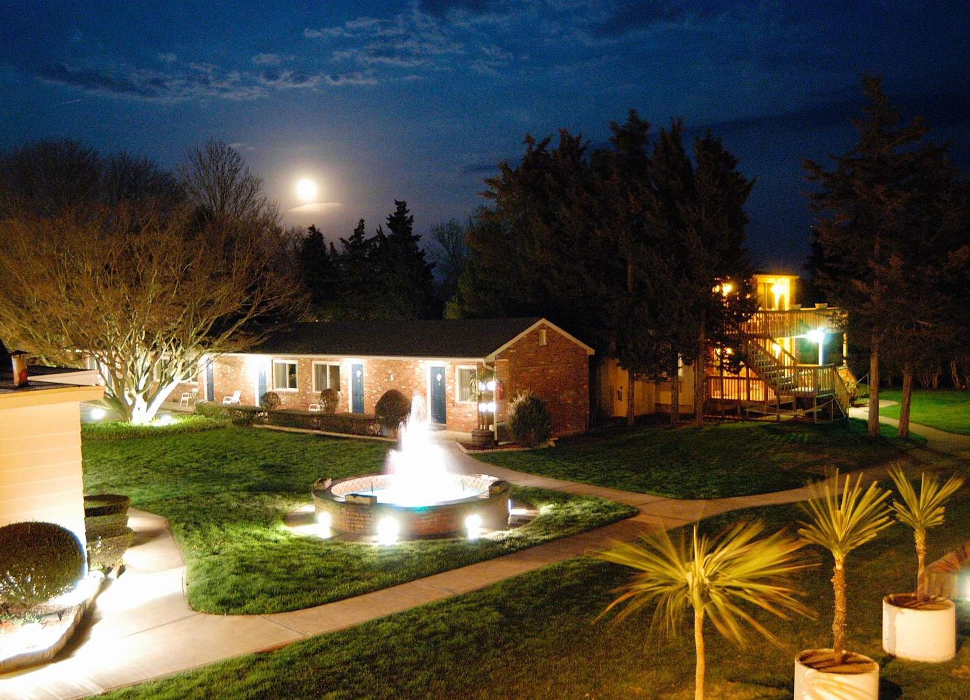 Breezeway Boutique Hotel