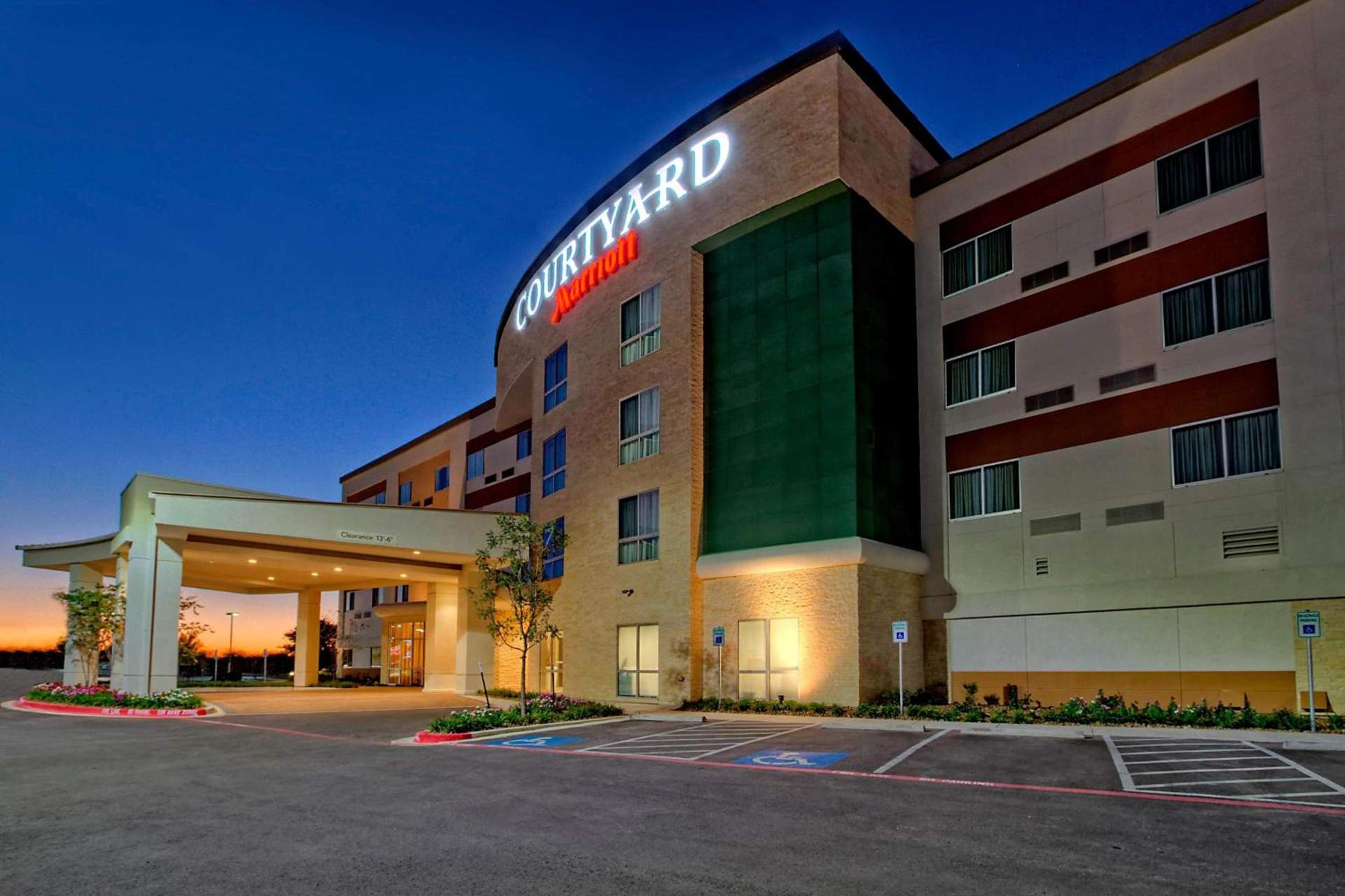 Courtyard by Marriott San Marcos
