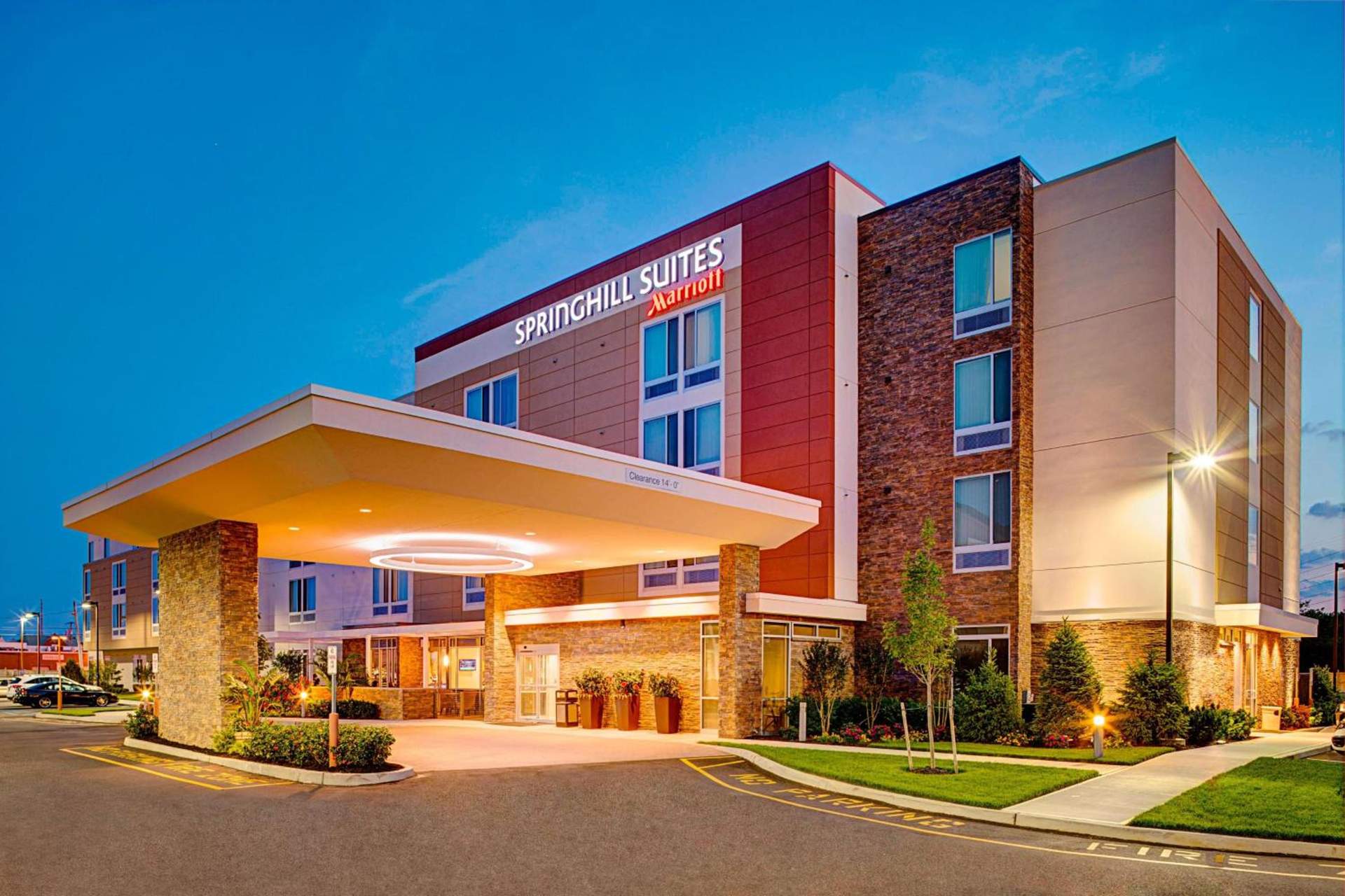 SpringHill Suites by Marriott Carle Place Garden City