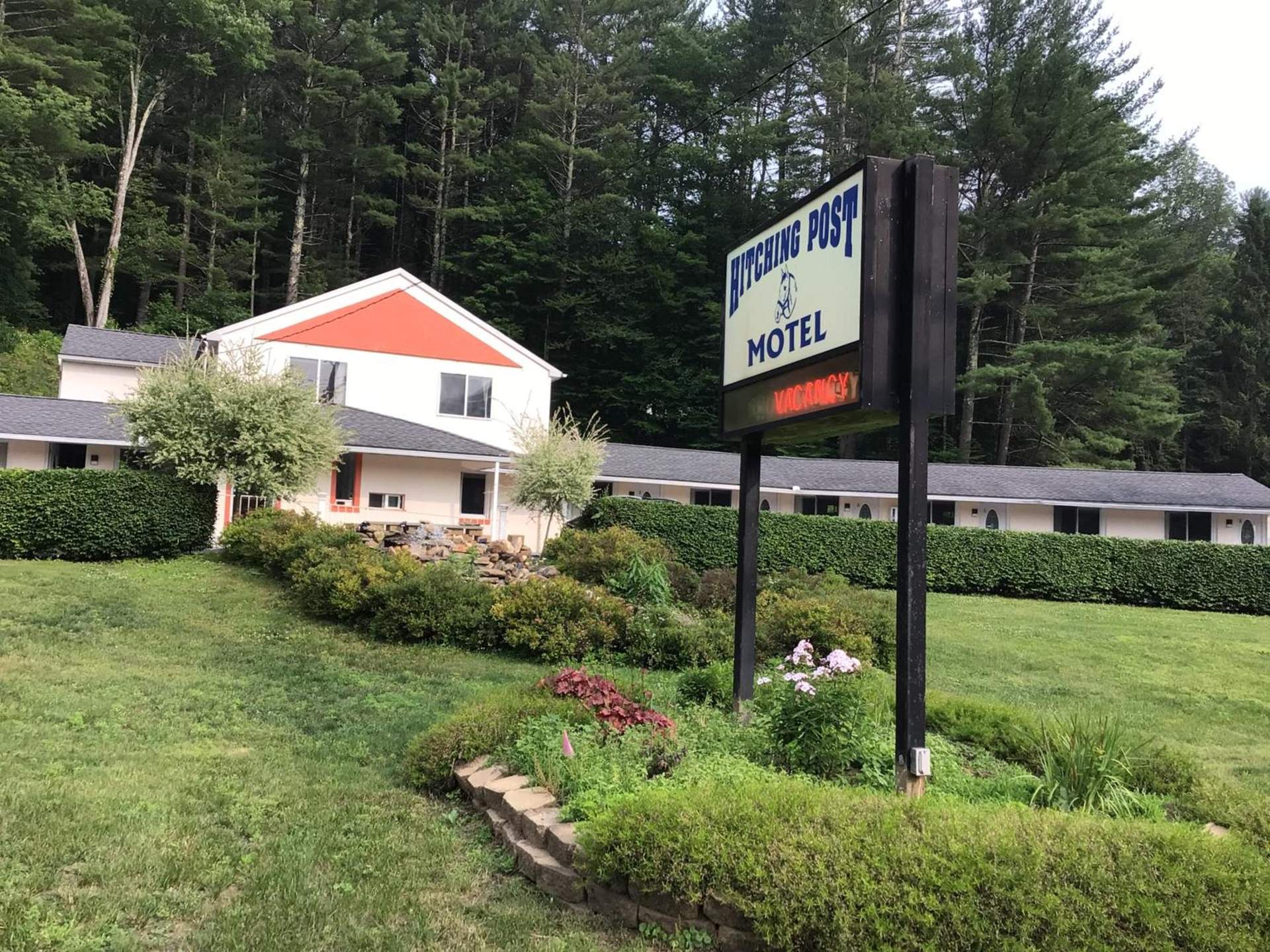 Hitching Post Motel
