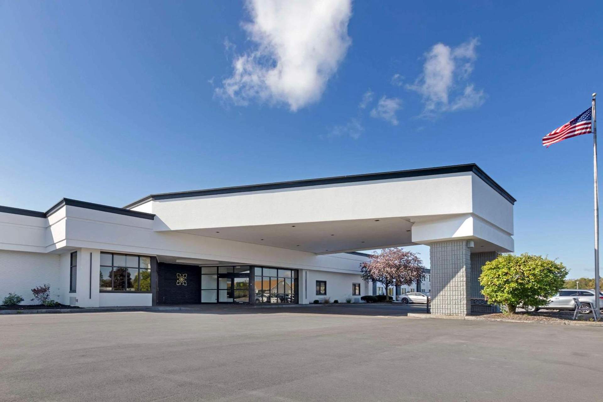 The Lux Hotel & Conference Center, an Ascend Collection Hotel
