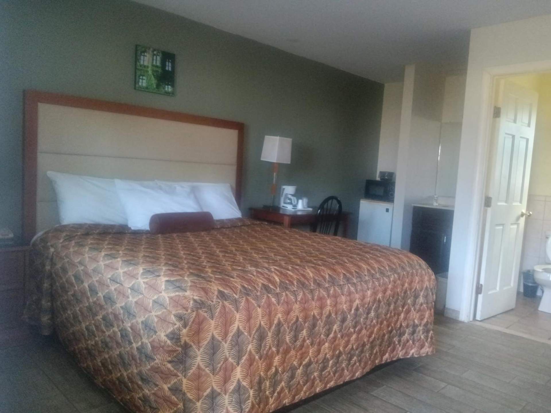 Maple leaf motel