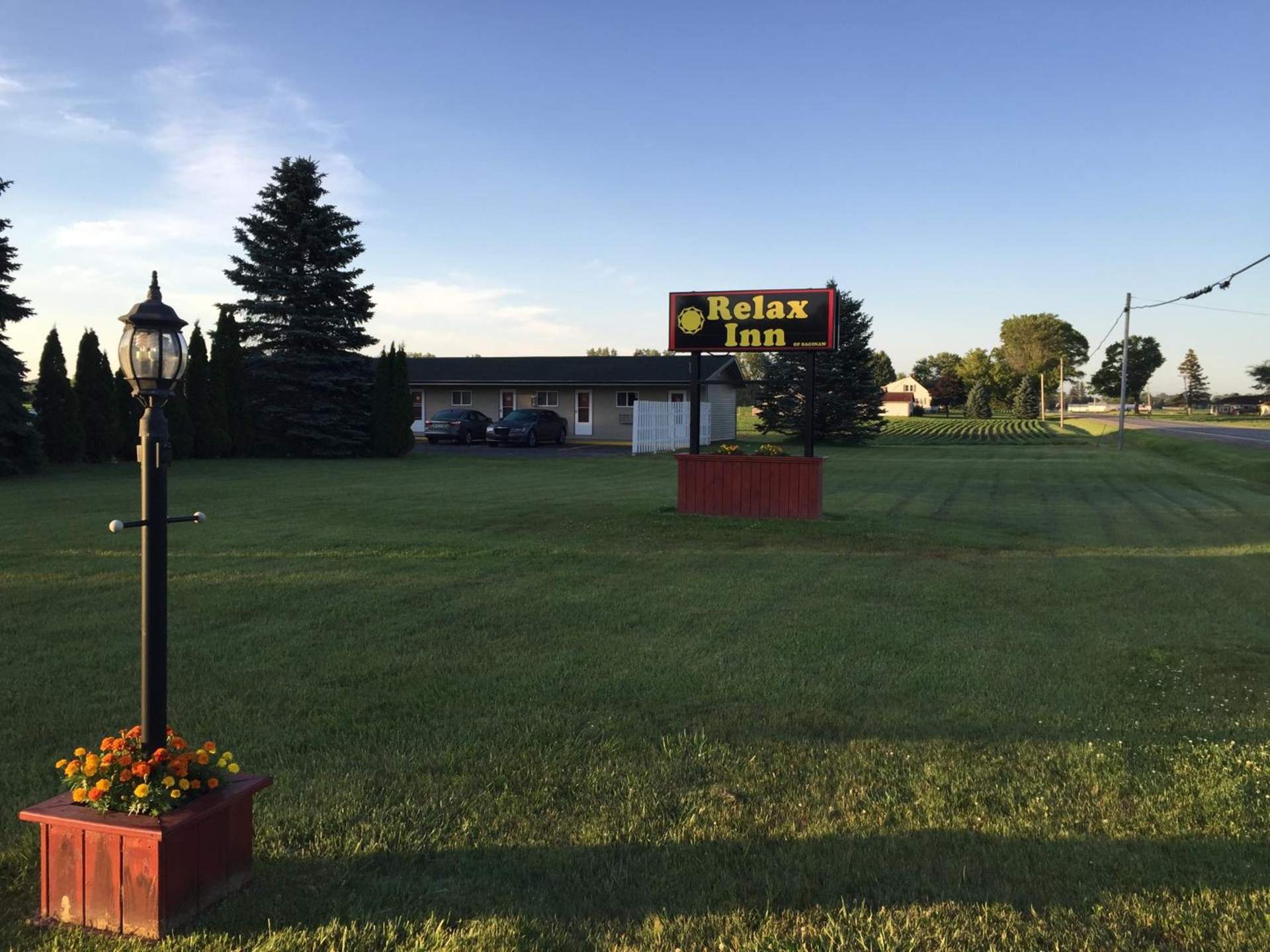 Relax Inn - Saginaw