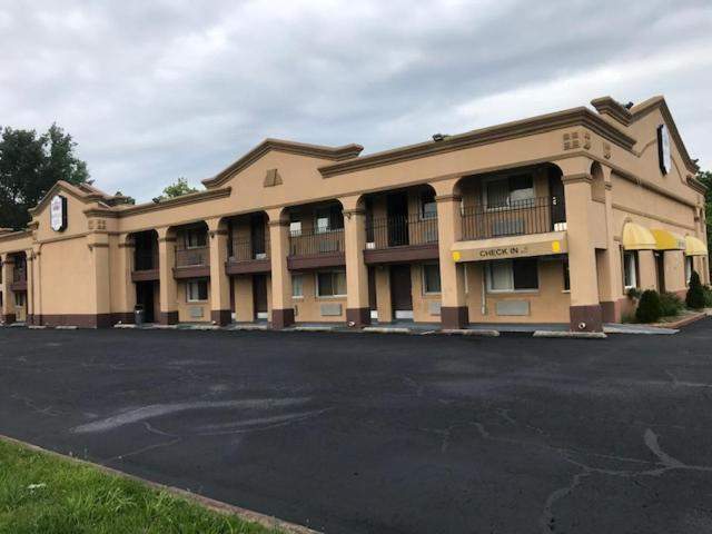 Red Carpet Inn and Suites