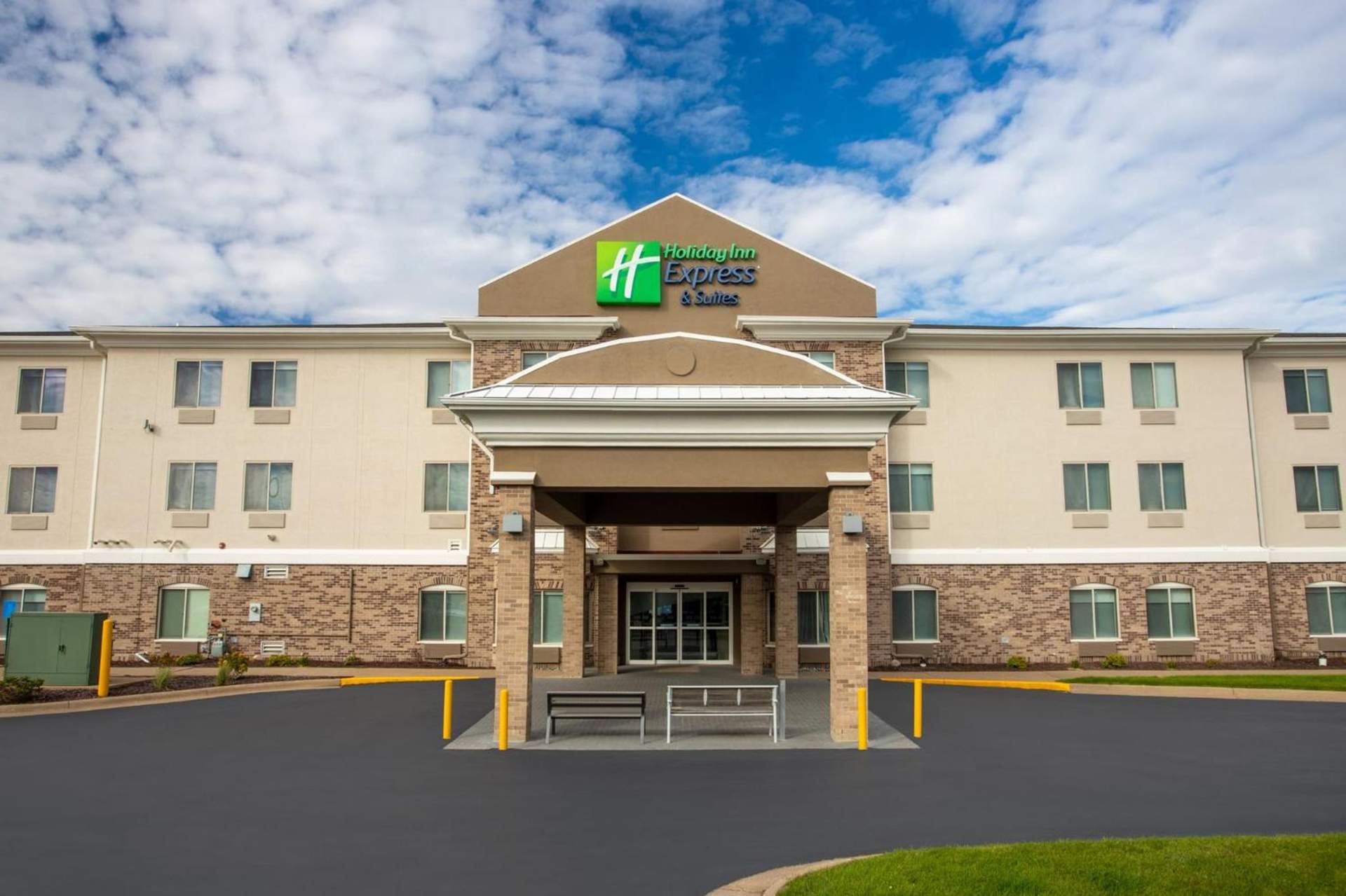 Holiday Inn Express & Suites Clinton by IHG