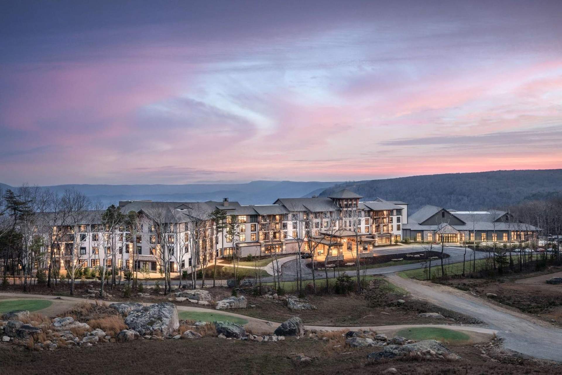 Cloudland at McLemore Resort Lookout Mountain, Curio by Hilton