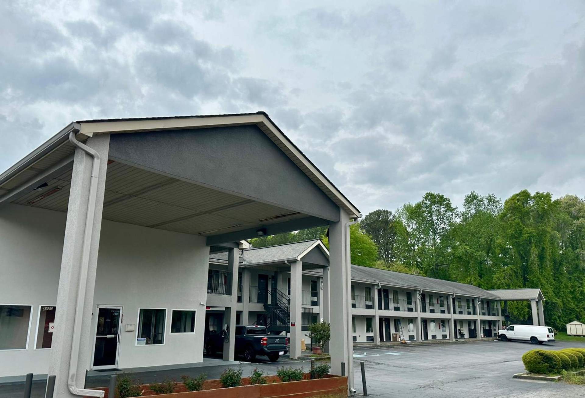 ECONOMY INN